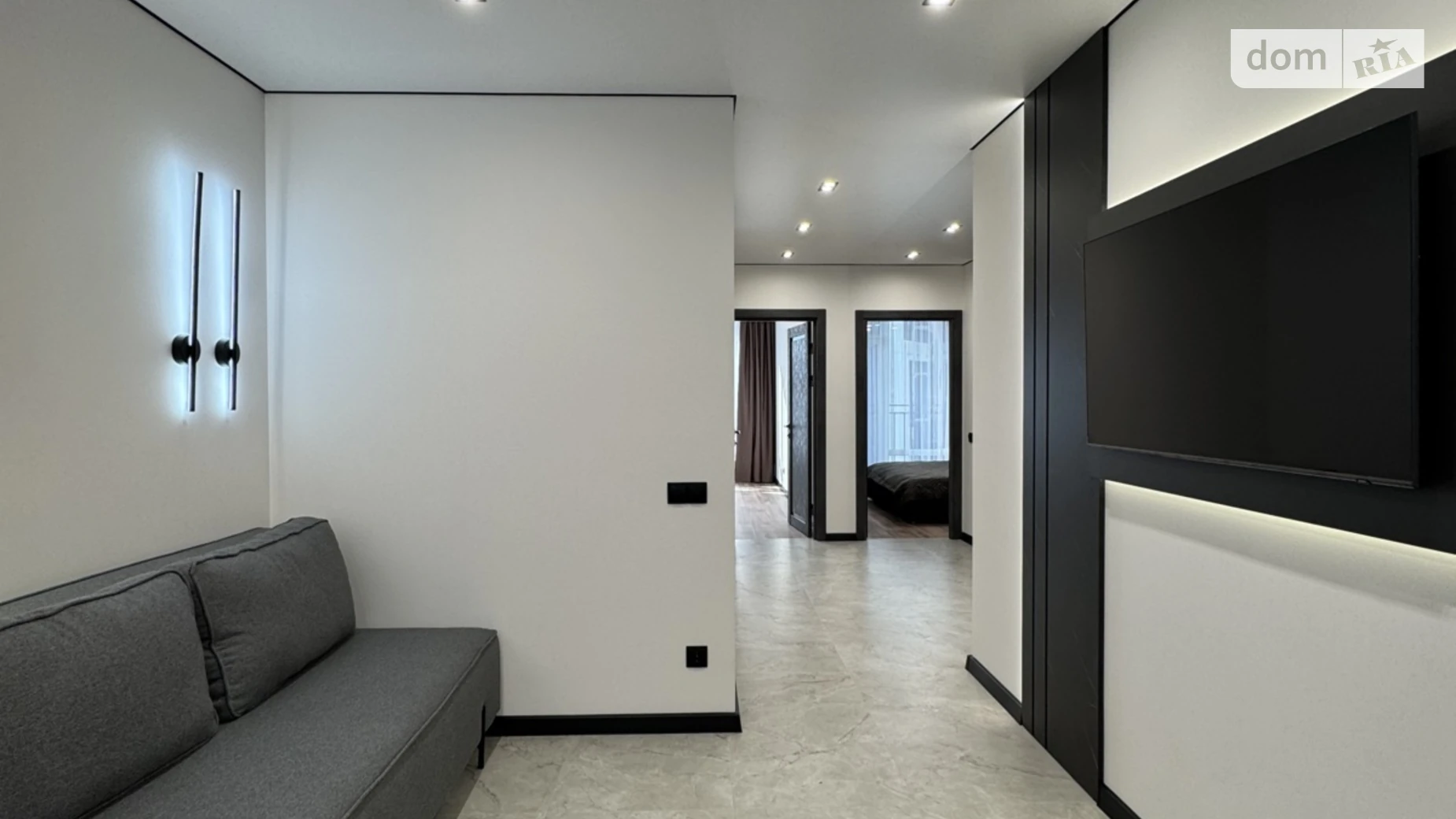 Продается 2-комнатная квартира 62 кв. м в Ивано-Франковске, ул. Юліана Пелеша(Крайковского), 3 корпус 8 - фото 3