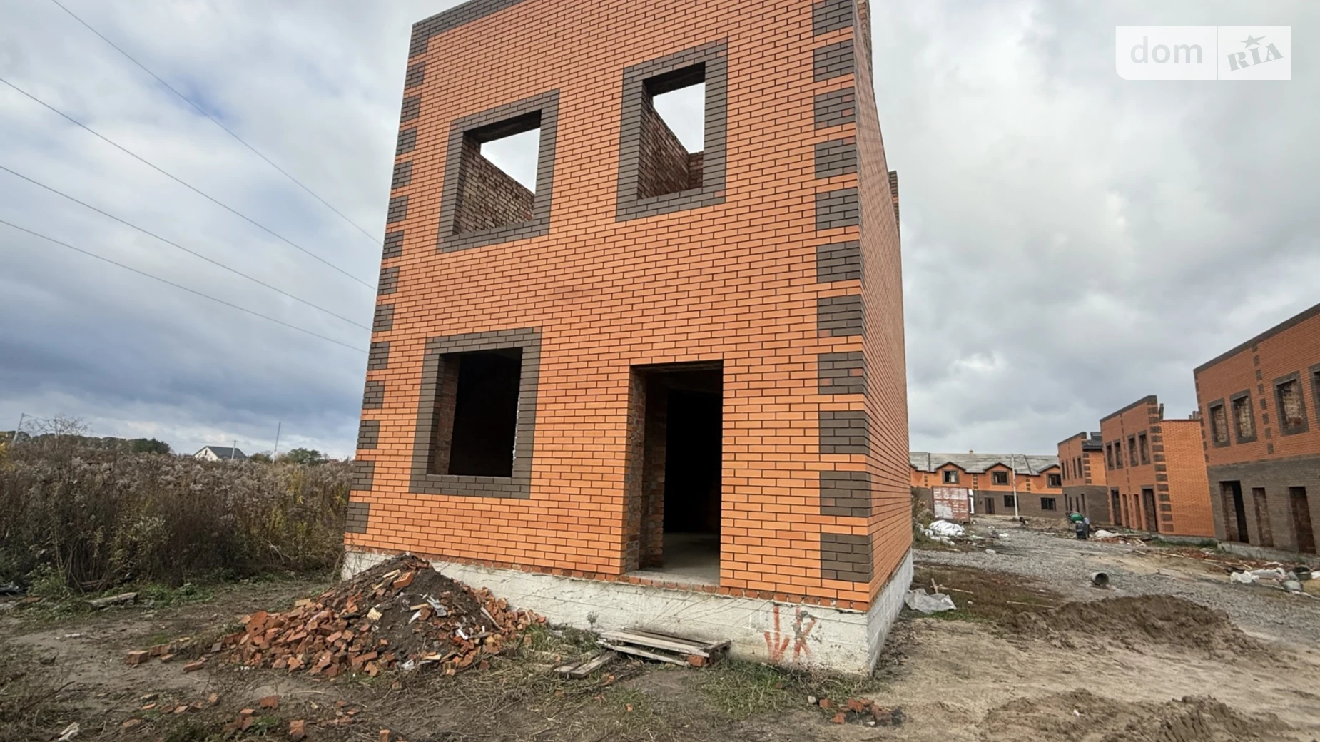 Продается дом на 2 этажа 70 кв. м с садом, цена: 65000 $ - фото 2