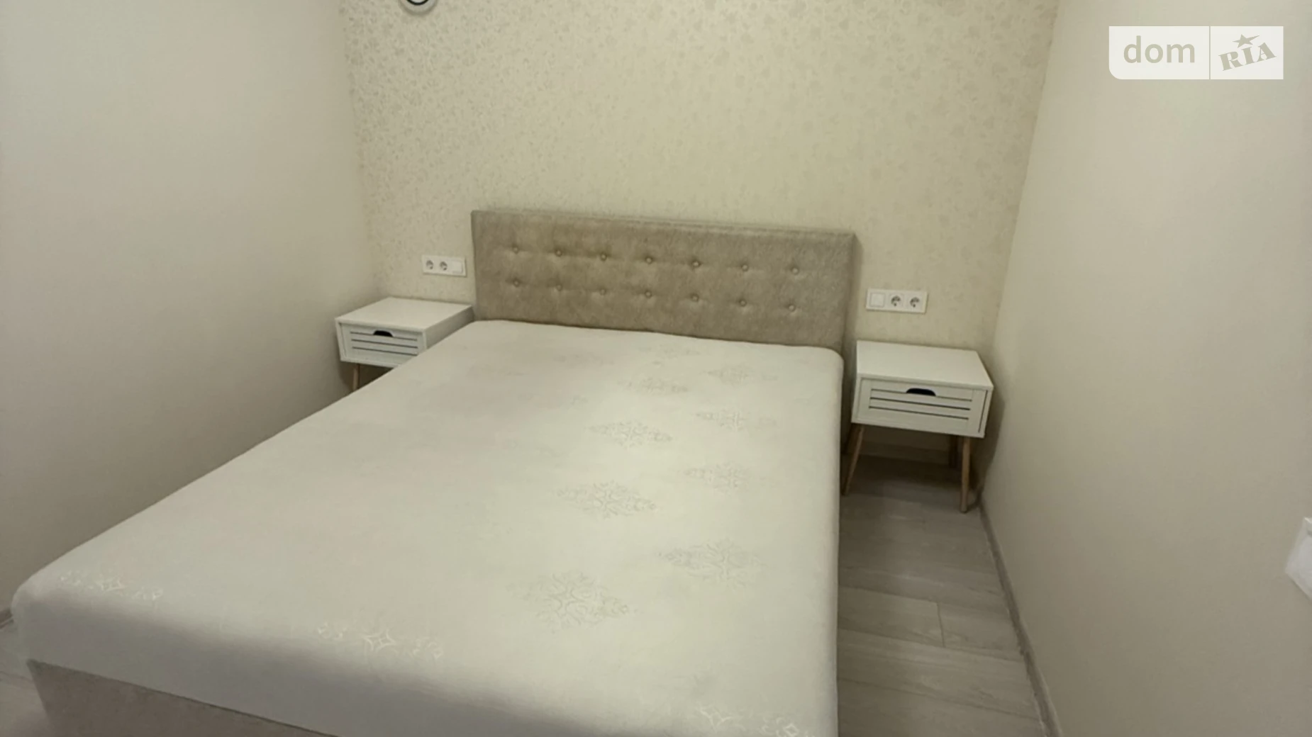 Продается 1-комнатная квартира 42 кв. м в Одессе, ул. Академика Сахарова, 3Б - фото 2