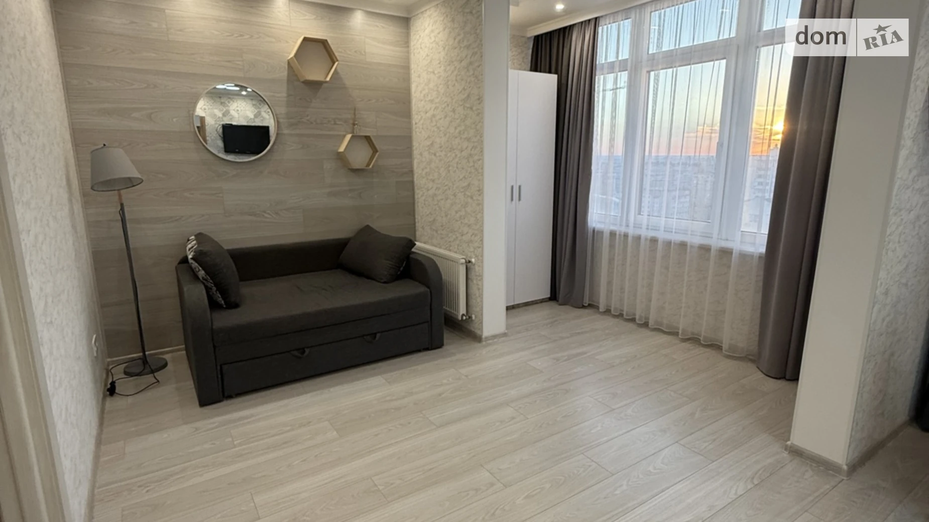 Продается 1-комнатная квартира 42 кв. м в Одессе, ул. Академика Сахарова, 3Б - фото 3