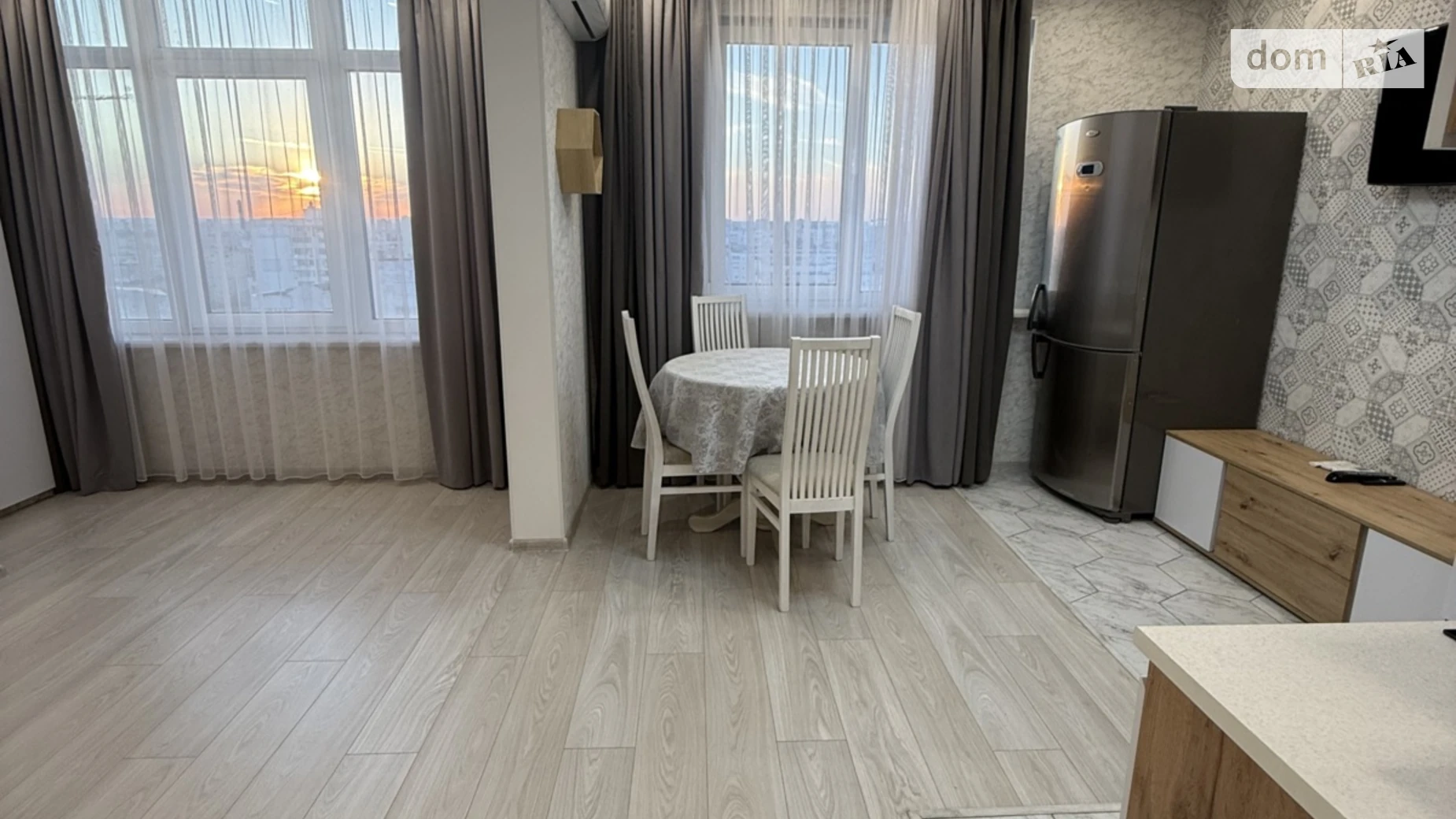 Продается 1-комнатная квартира 42 кв. м в Одессе, ул. Академика Сахарова, 3Б - фото 4