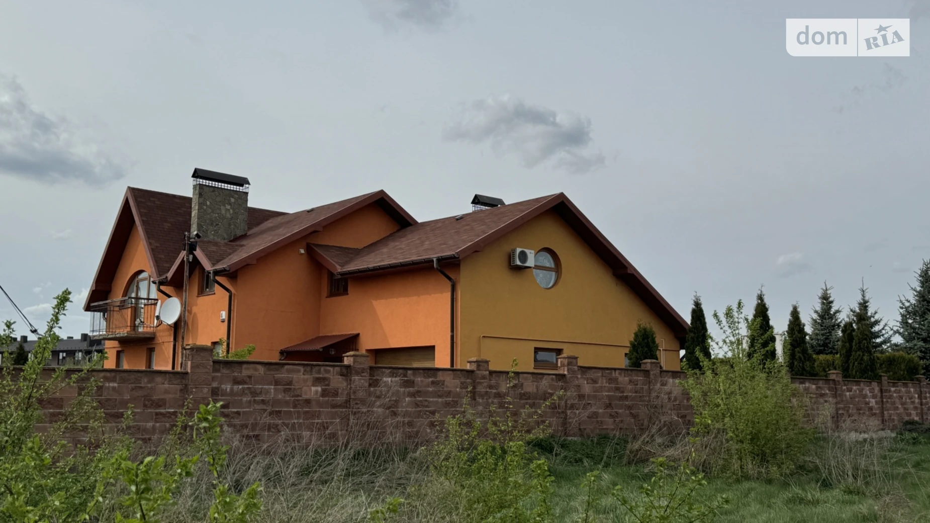 Продается дом на 2 этажа 256 кв. м с баней/сауной, цена: 220000 $ - фото 2