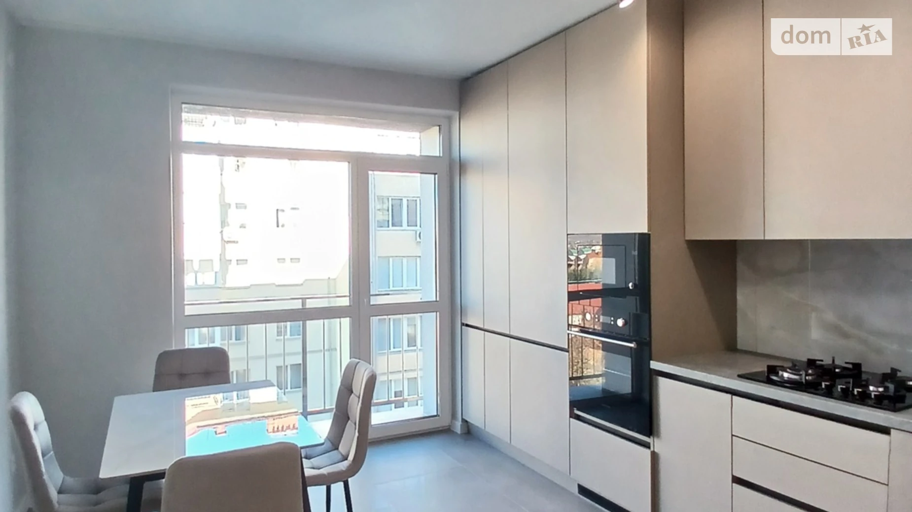 Сдается в аренду 2-комнатная квартира 68 кв. м в Ивано-Франковске, ул. Довженко А., 31В - фото 2