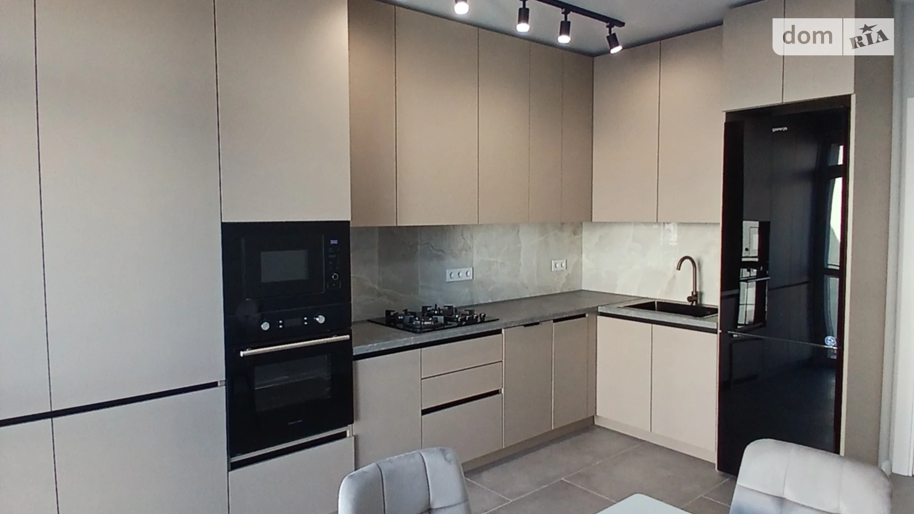 Здається в оренду 2-кімнатна квартира 68 кв. м у, цена: 550 $ - фото 3