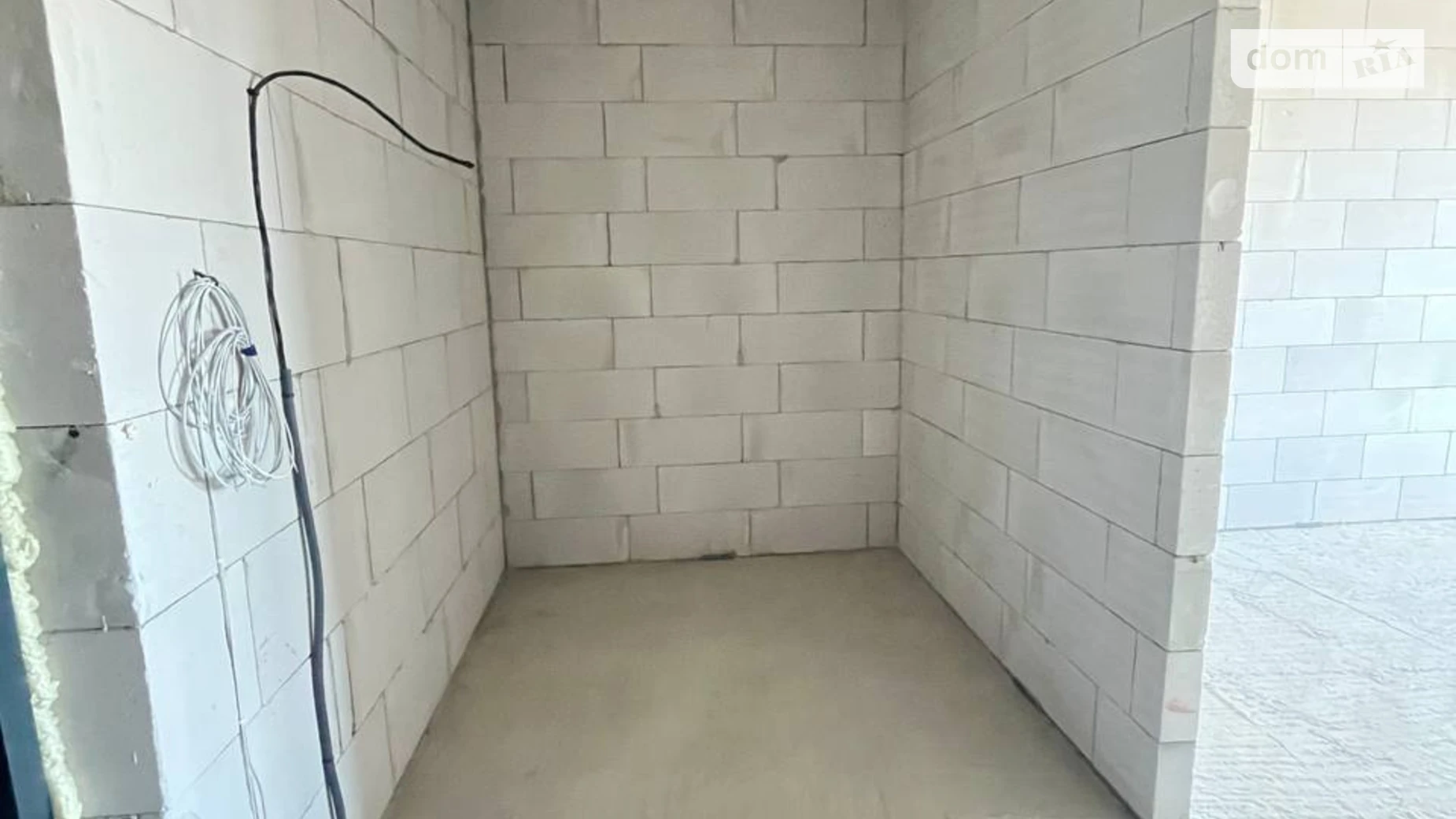 Продается 1-комнатная квартира 38 кв. м в Ивано-Франковске, ул. Романа Вирастюка, 3 - фото 4