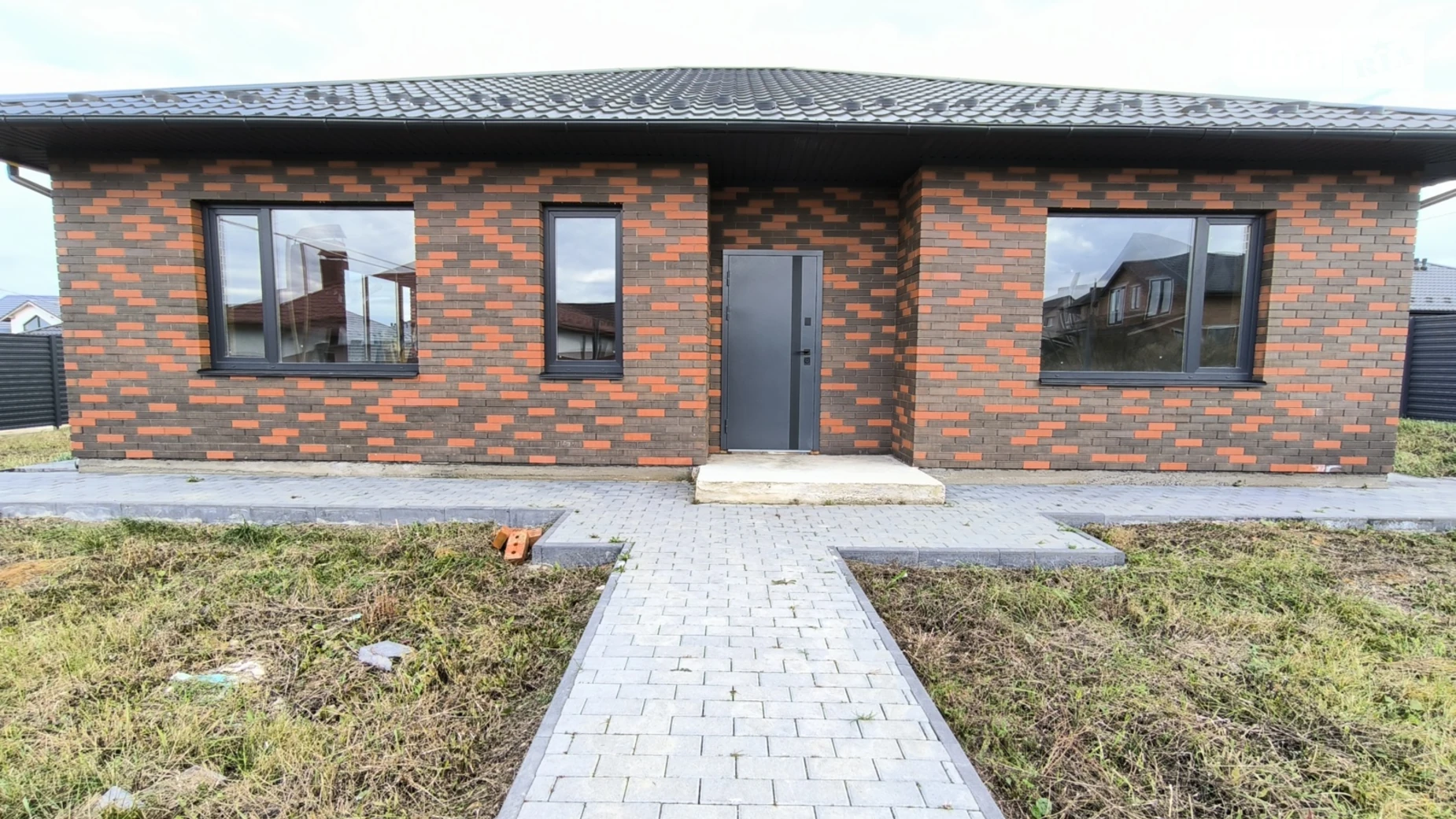 Продается одноэтажный дом 98 кв. м с камином, цена: 72500 $ - фото 2