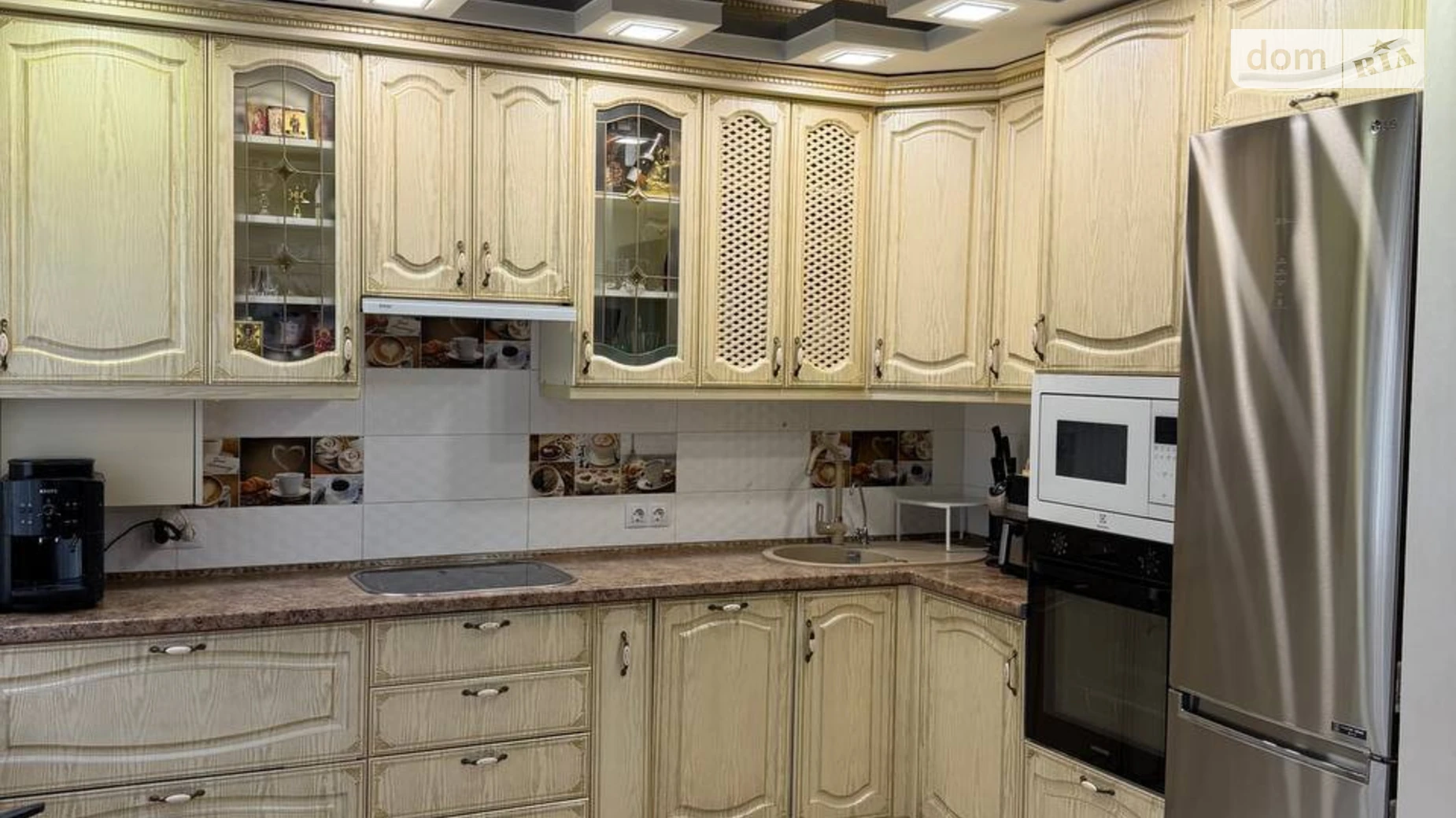 Продается 4-комнатная квартира 87.3 кв. м в Черновцах, просп. Независимости - фото 4