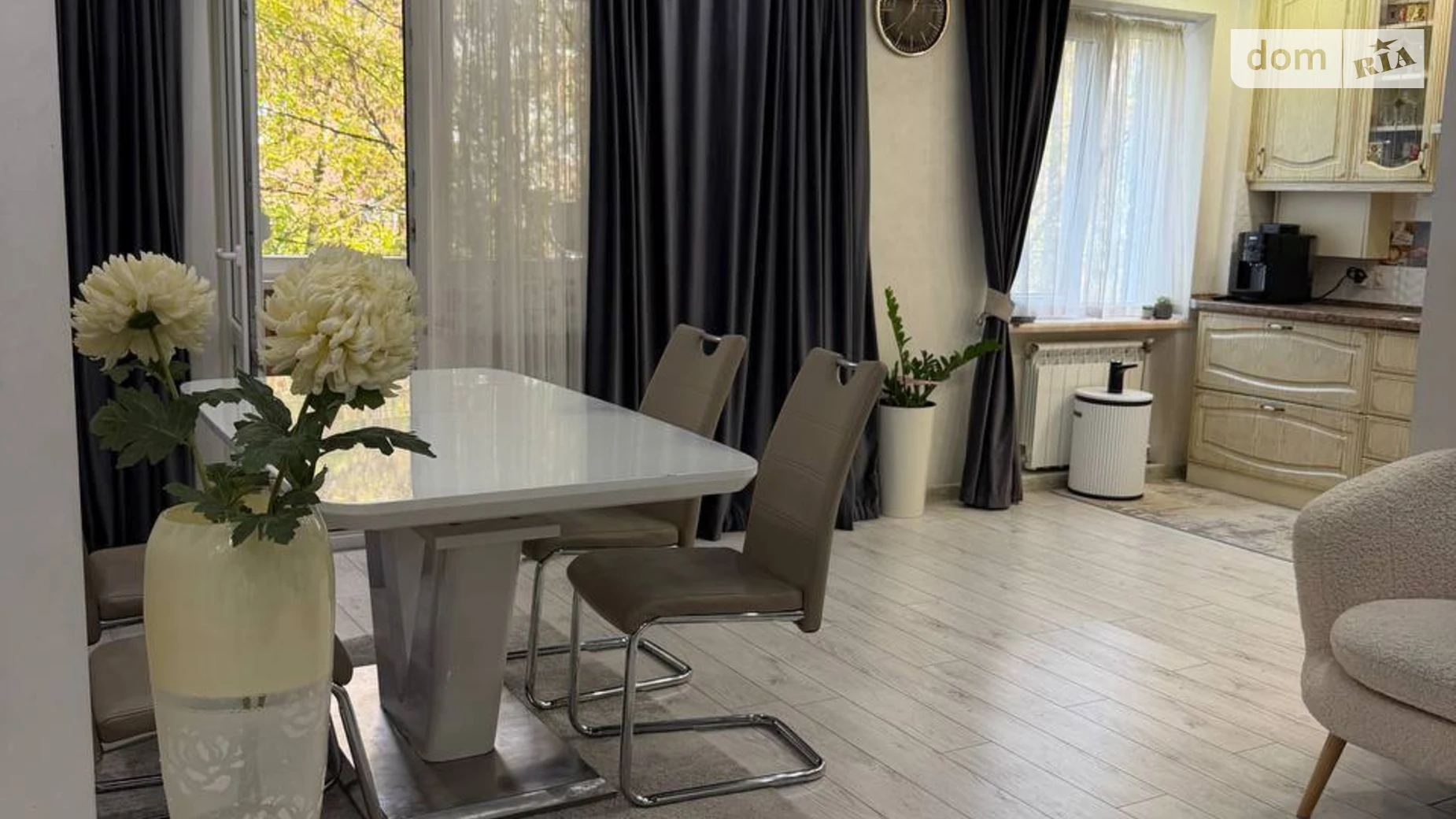 Продается 4-комнатная квартира 87.3 кв. м в Черновцах, просп. Независимости - фото 3