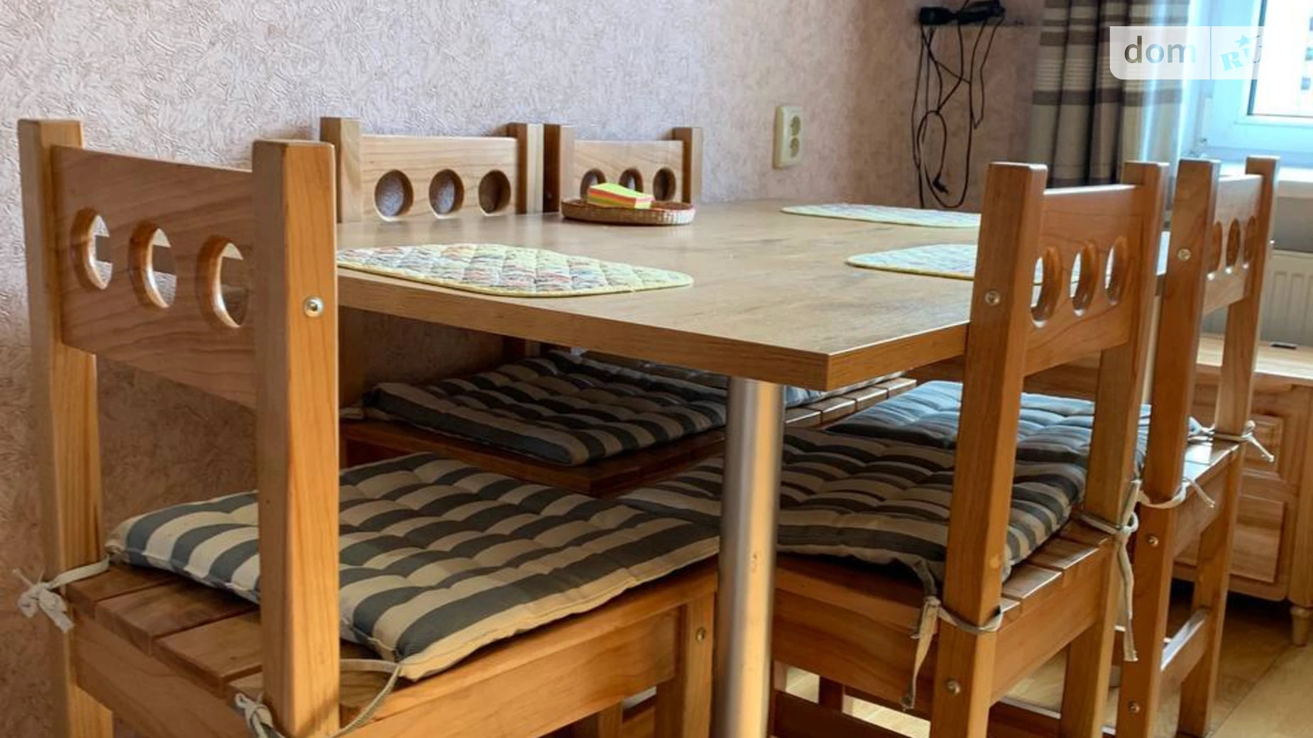 Продается 3-комнатная квартира 61.9 кв. м в Кременце, ул. Защитников Украины(Лётчиков-Освободителей) - фото 2