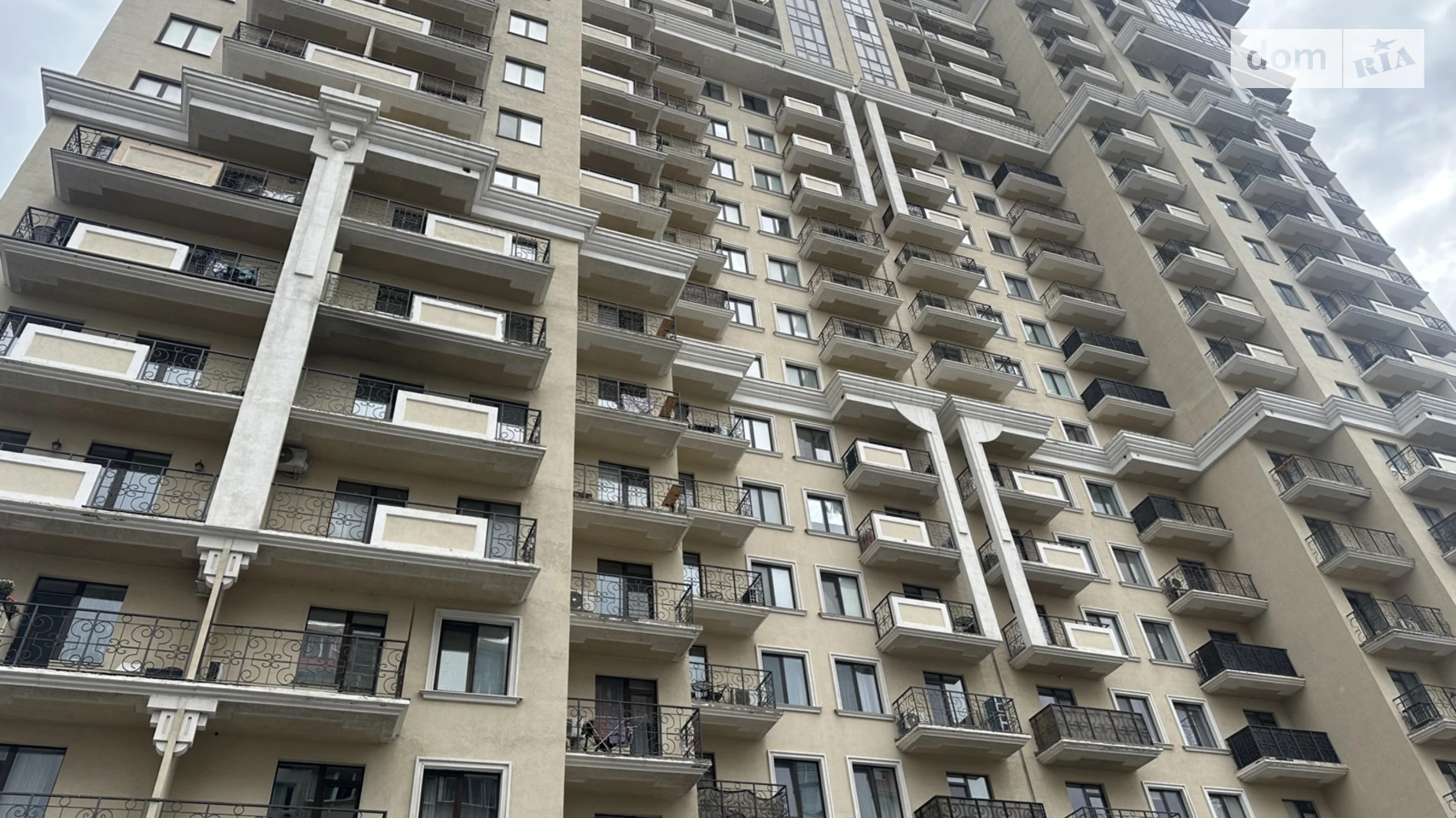 Продается 1-комнатная квартира 62 кв. м в Одессе, ул. Педагогическая, 23 - фото 2