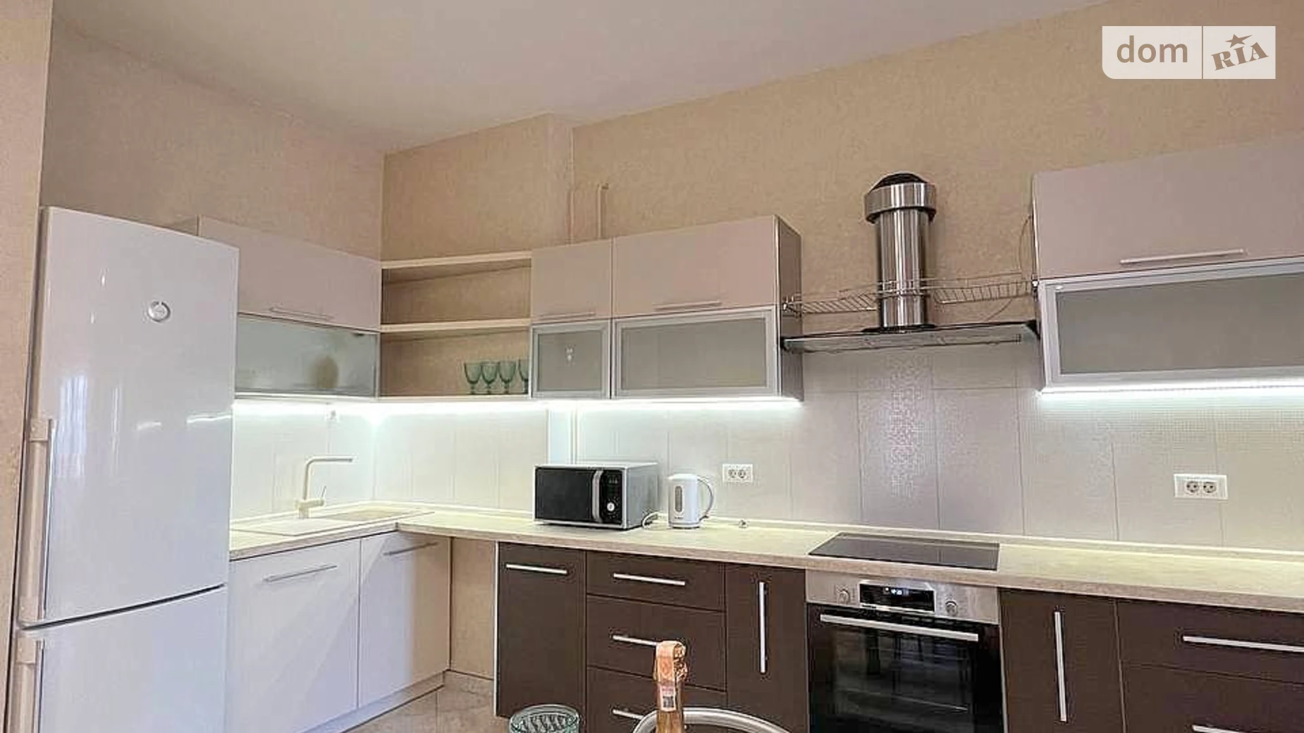 Сдается в аренду 4-комнатная квартира 180 кв. м в, цена: 1200 $ - фото 5