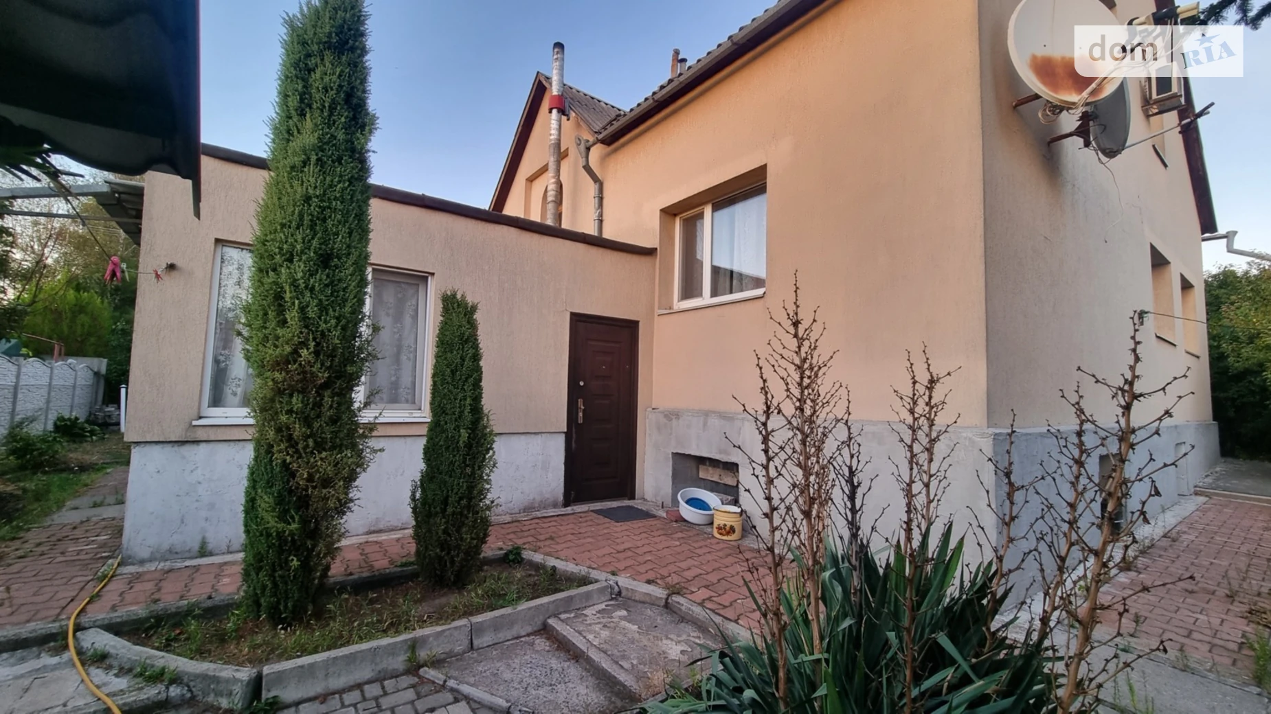 Продается дом на 2 этажа 300 кв. м с беседкой, цена: 115000 € - фото 3