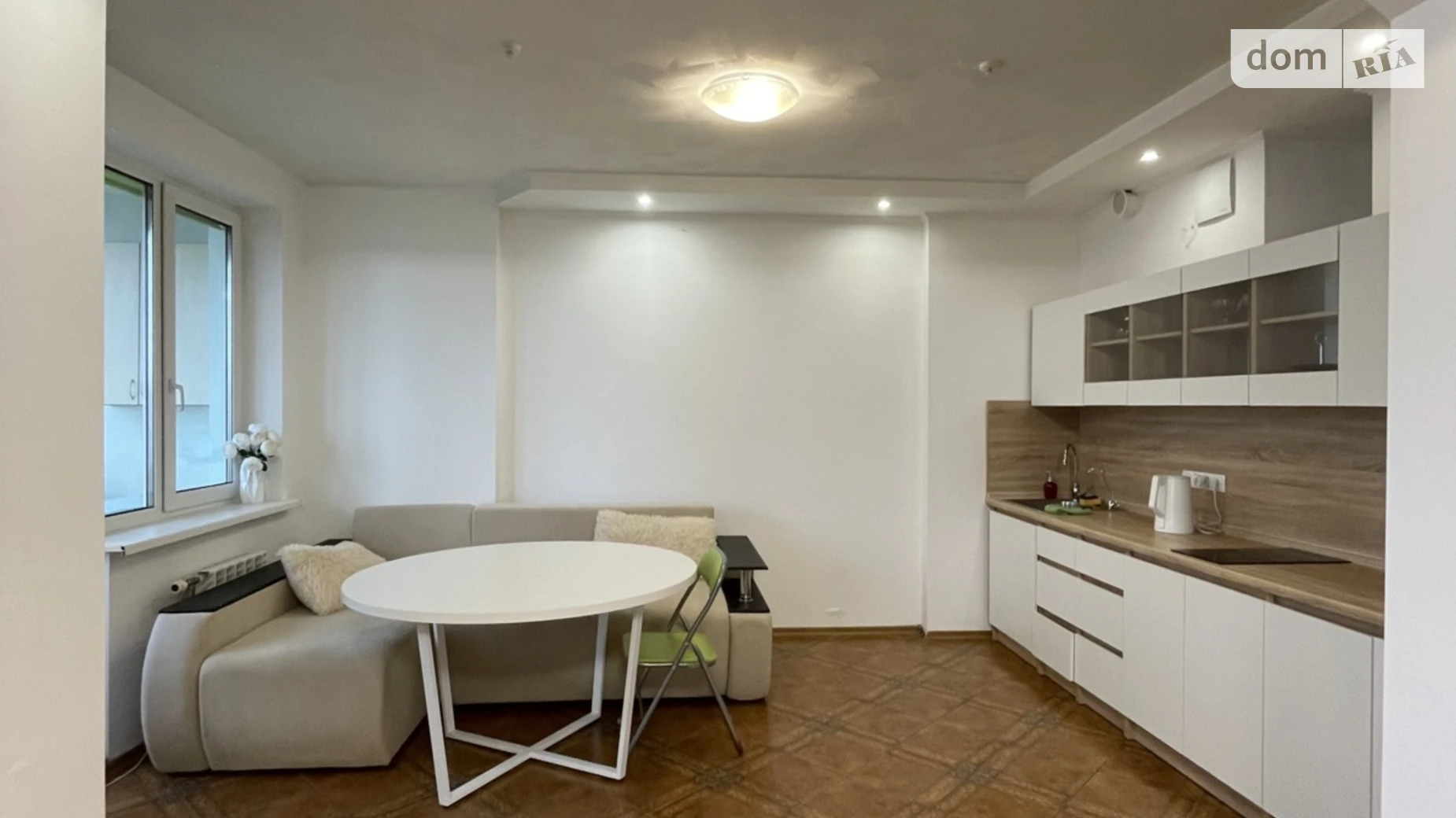 Продается 2-комнатная квартира 76.5 кв. м в Киеве, ул. Гришко Михаила, 9 - фото 2