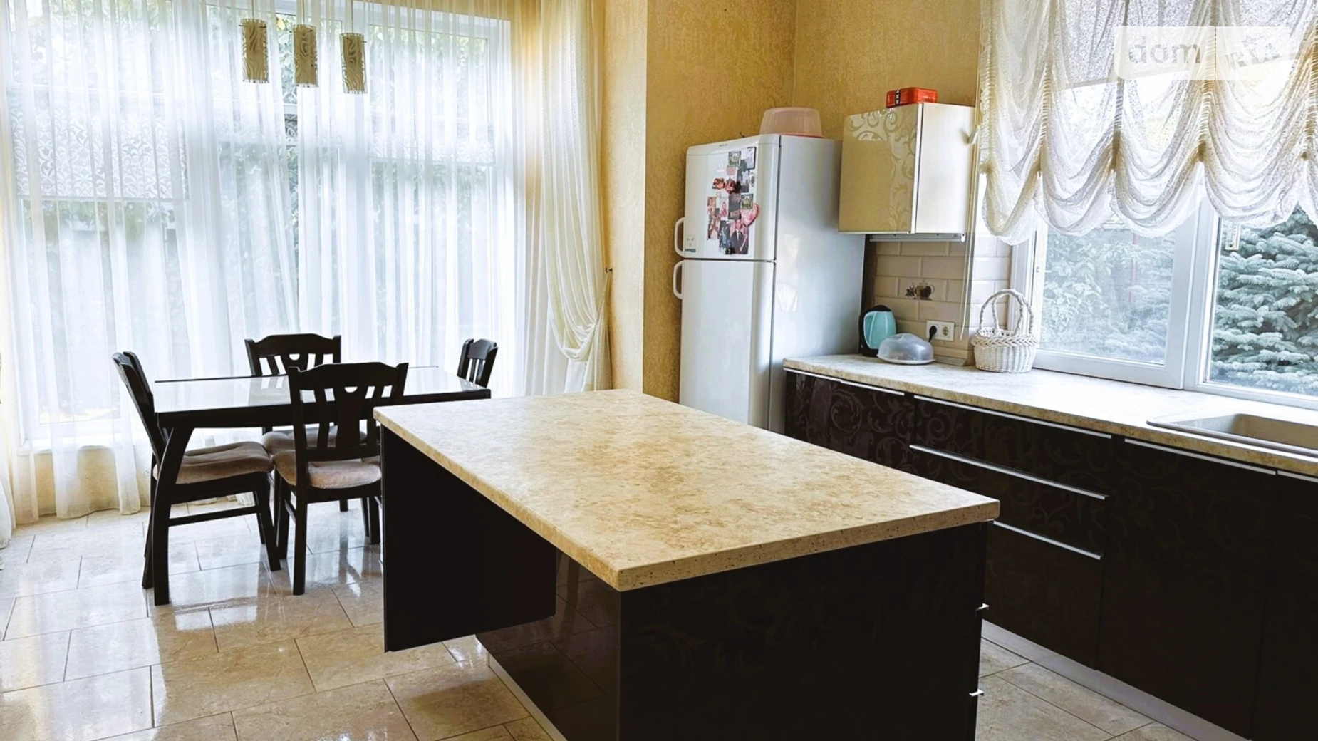 Продается дом на 2 этажа 206 кв. м с бассейном, цена: 215000 $ - фото 3