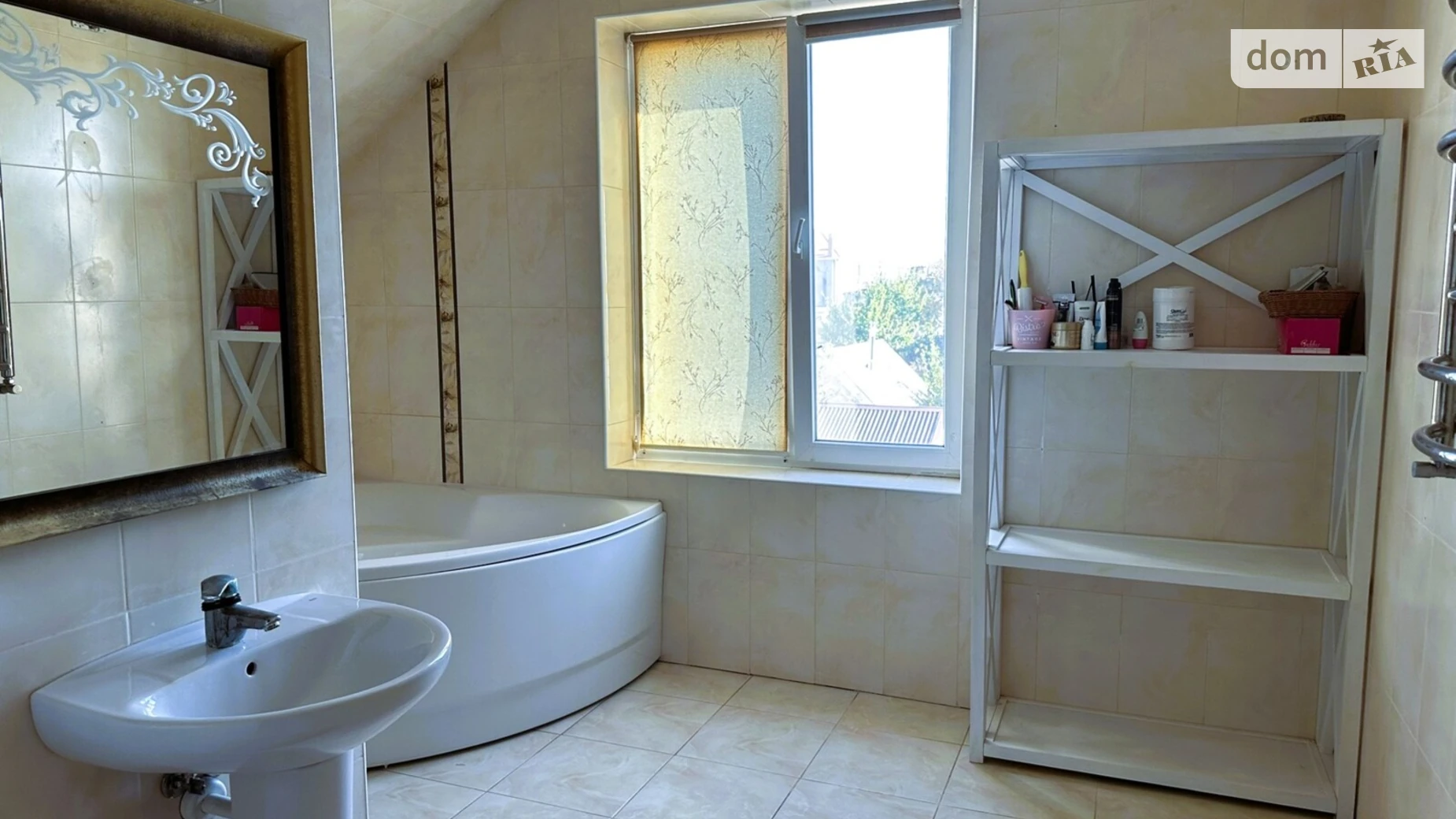 Продается дом на 2 этажа 206 кв. м с бассейном, цена: 215000 $ - фото 4