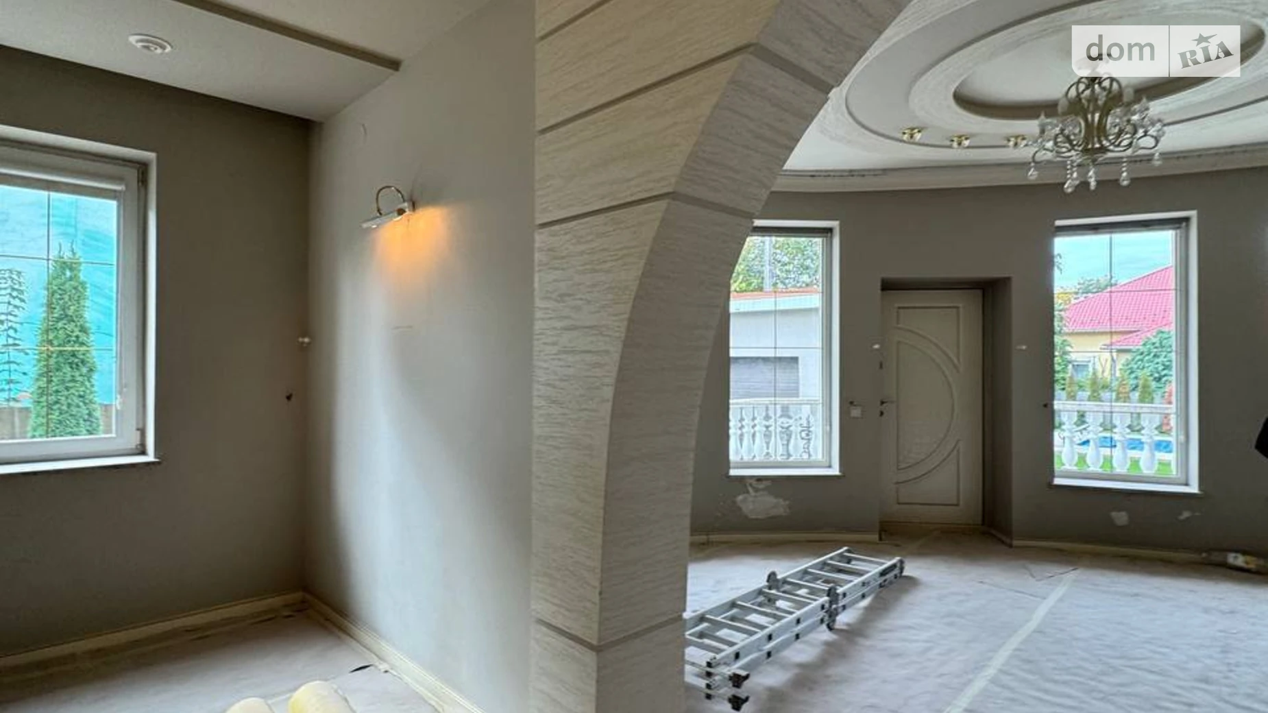 Продается дом на 2 этажа 360 кв. м с подвалом, цена: 600000 $ - фото 2