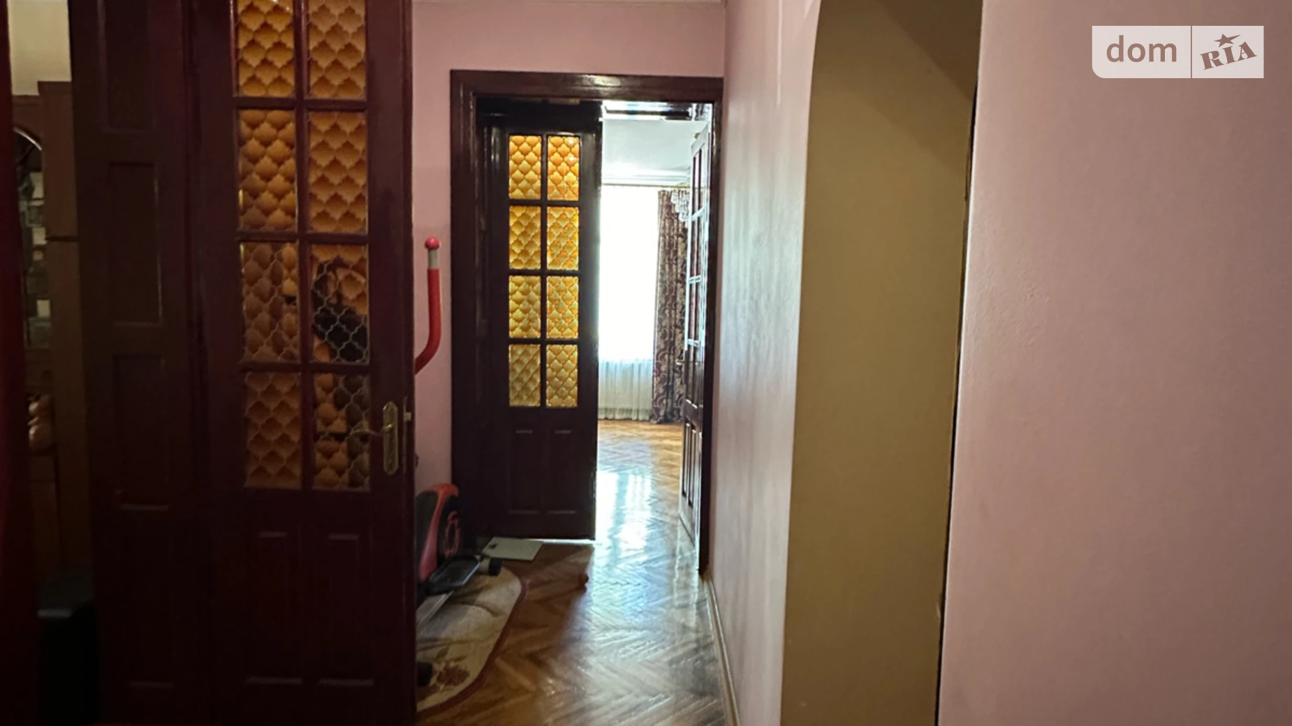 Продается 3-комнатная квартира 105 кв. м в Черновцах, ул. Федьковича Юрия - фото 2