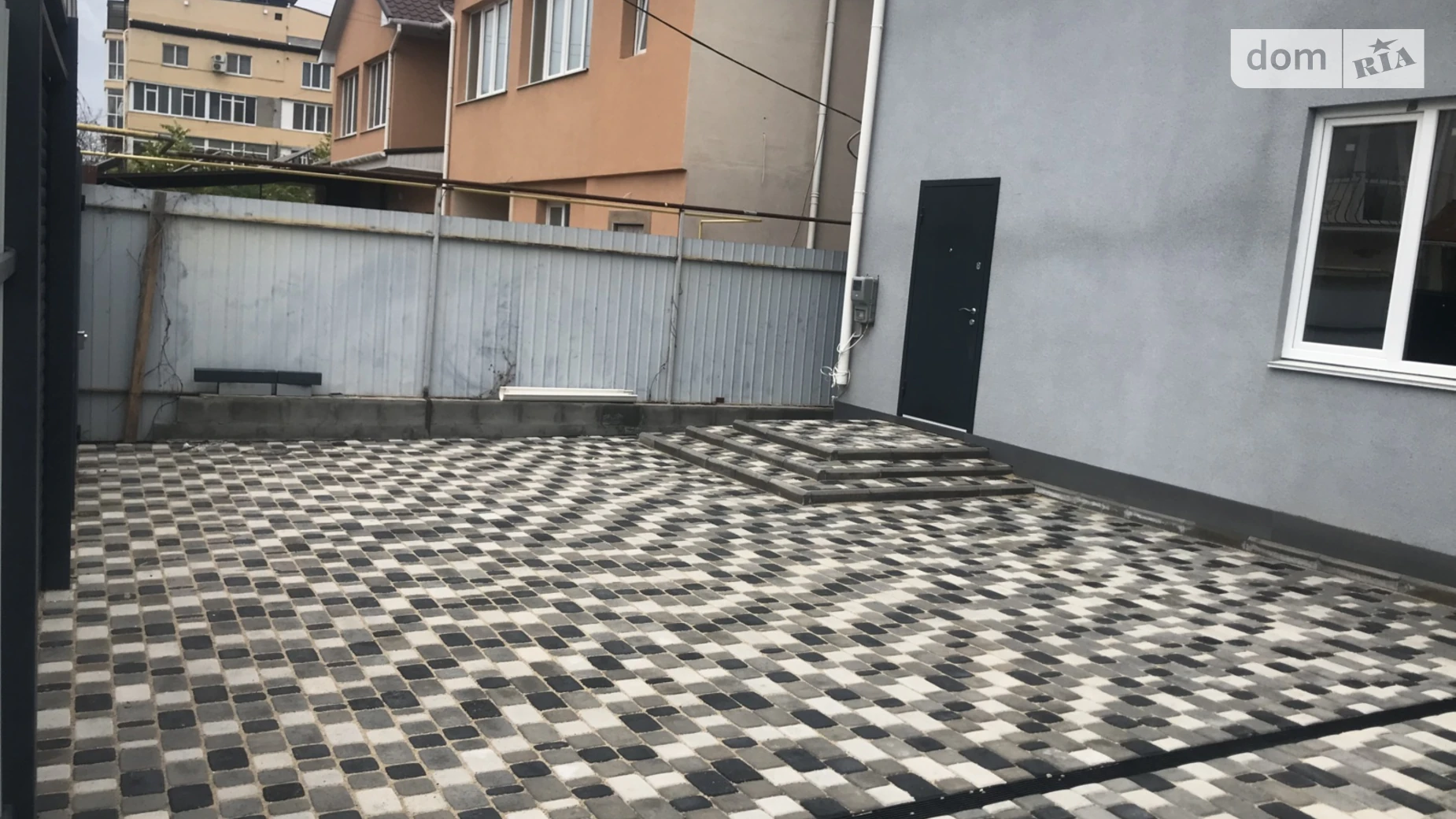 Продается дом на 2 этажа 120 кв. м с бассейном, цена: 81000 $ - фото 3