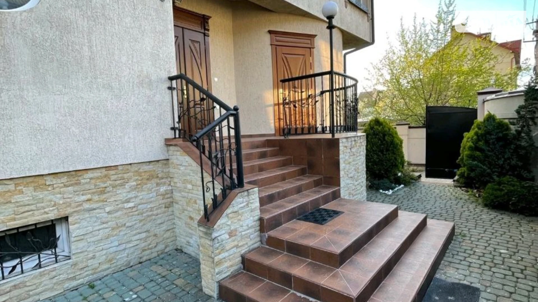 Продается дом на 2 этажа 315.5 кв. м с камином, цена: 325000 $ - фото 2