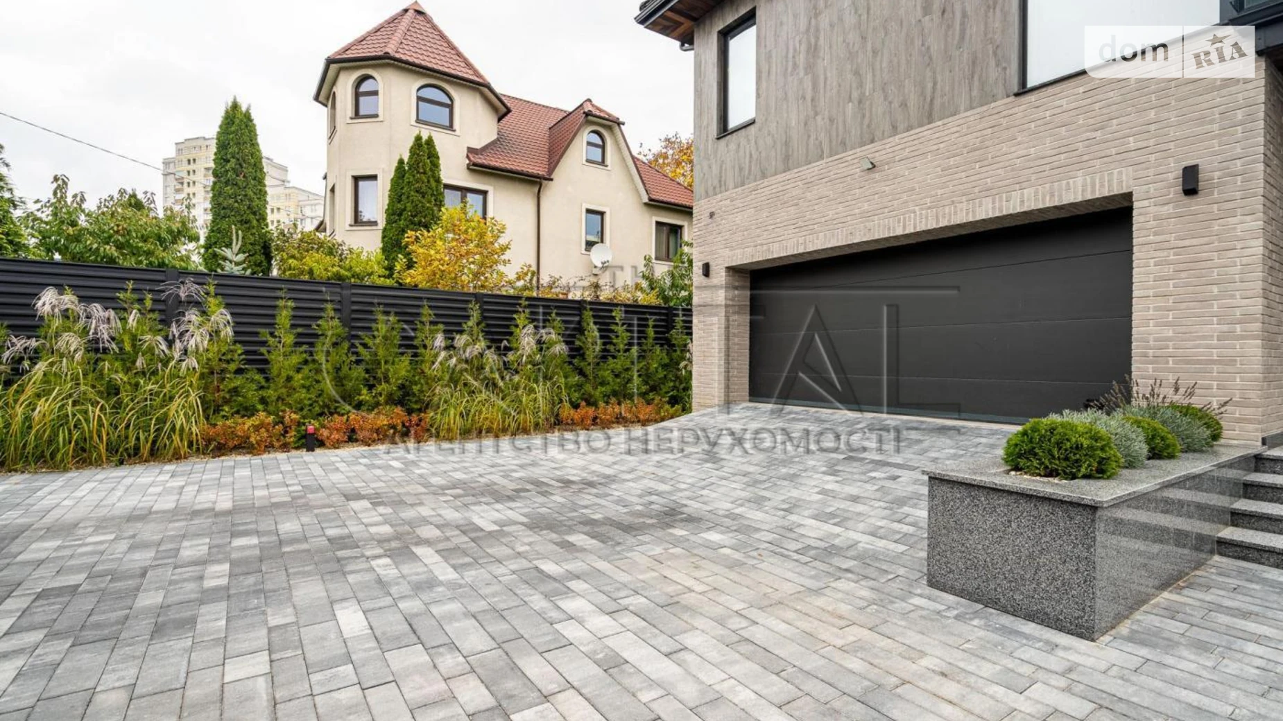 Продается дом на 2 этажа 320 кв. м с гаражом, цена: 800000 $ - фото 4