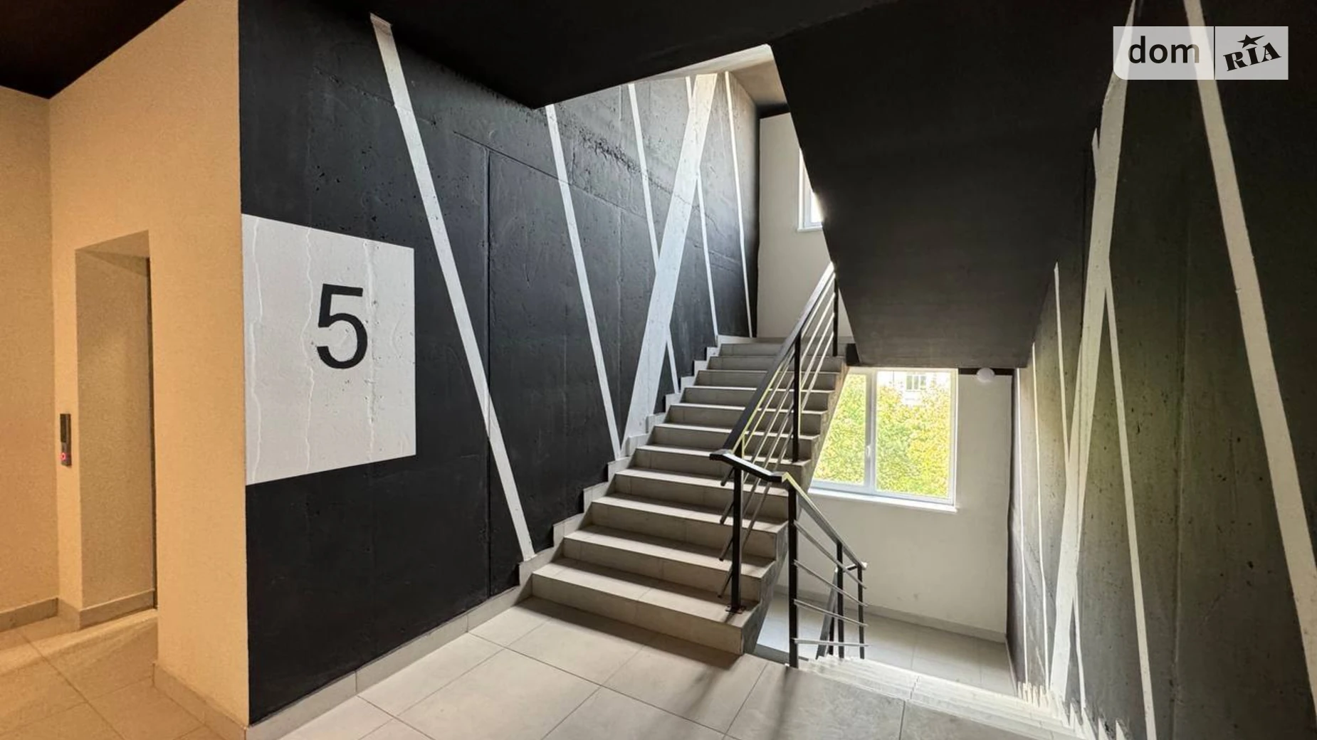 Продается 1-комнатная квартира 54.1 кв. м в Ивано-Франковске, ул. Вовчинецька, 55 - фото 2