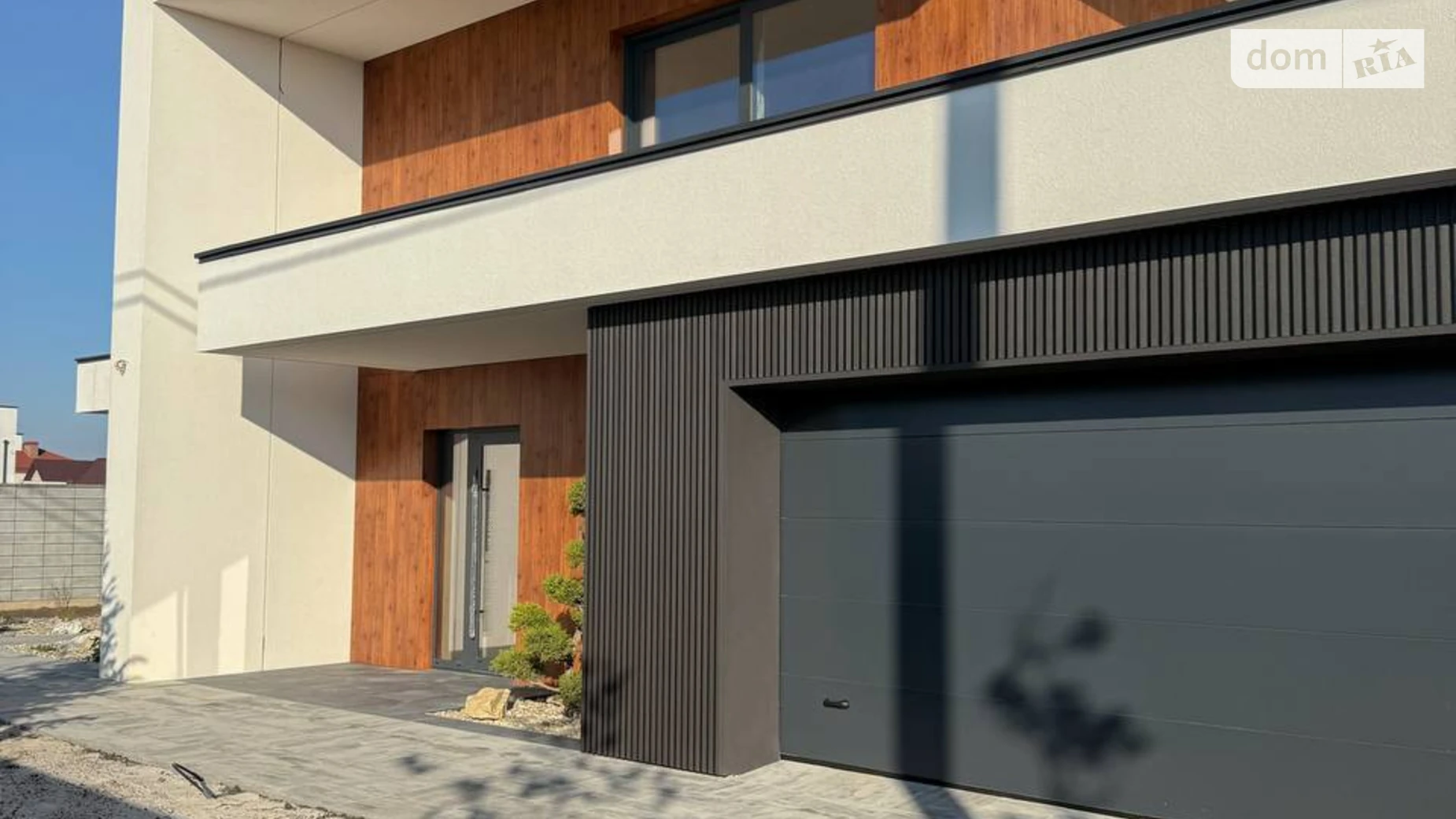 Продается дом на 2 этажа 250 кв. м с балконом, цена: 385000 $ - фото 2