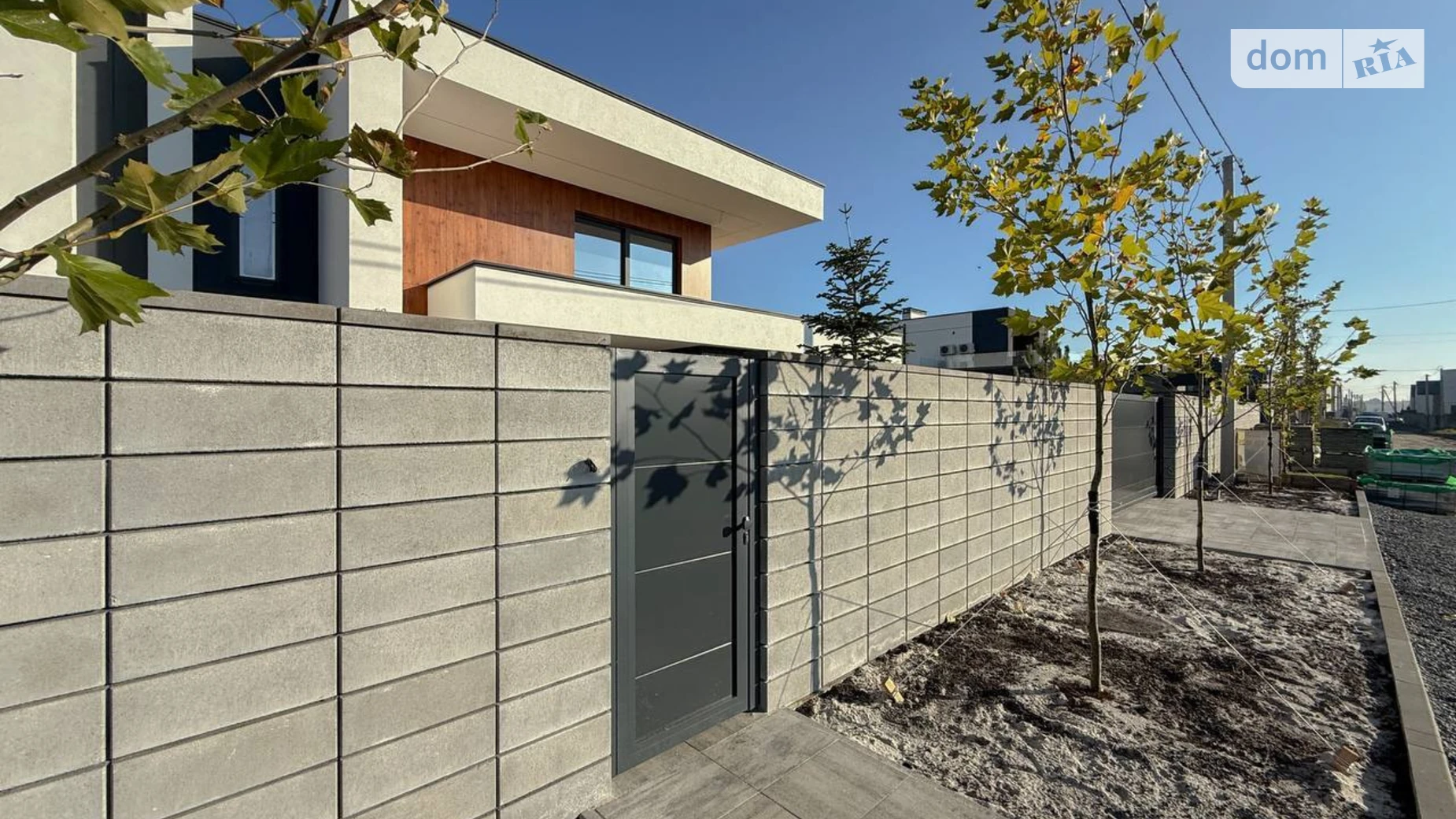 Продается дом на 2 этажа 250 кв. м с балконом, цена: 385000 $ - фото 3