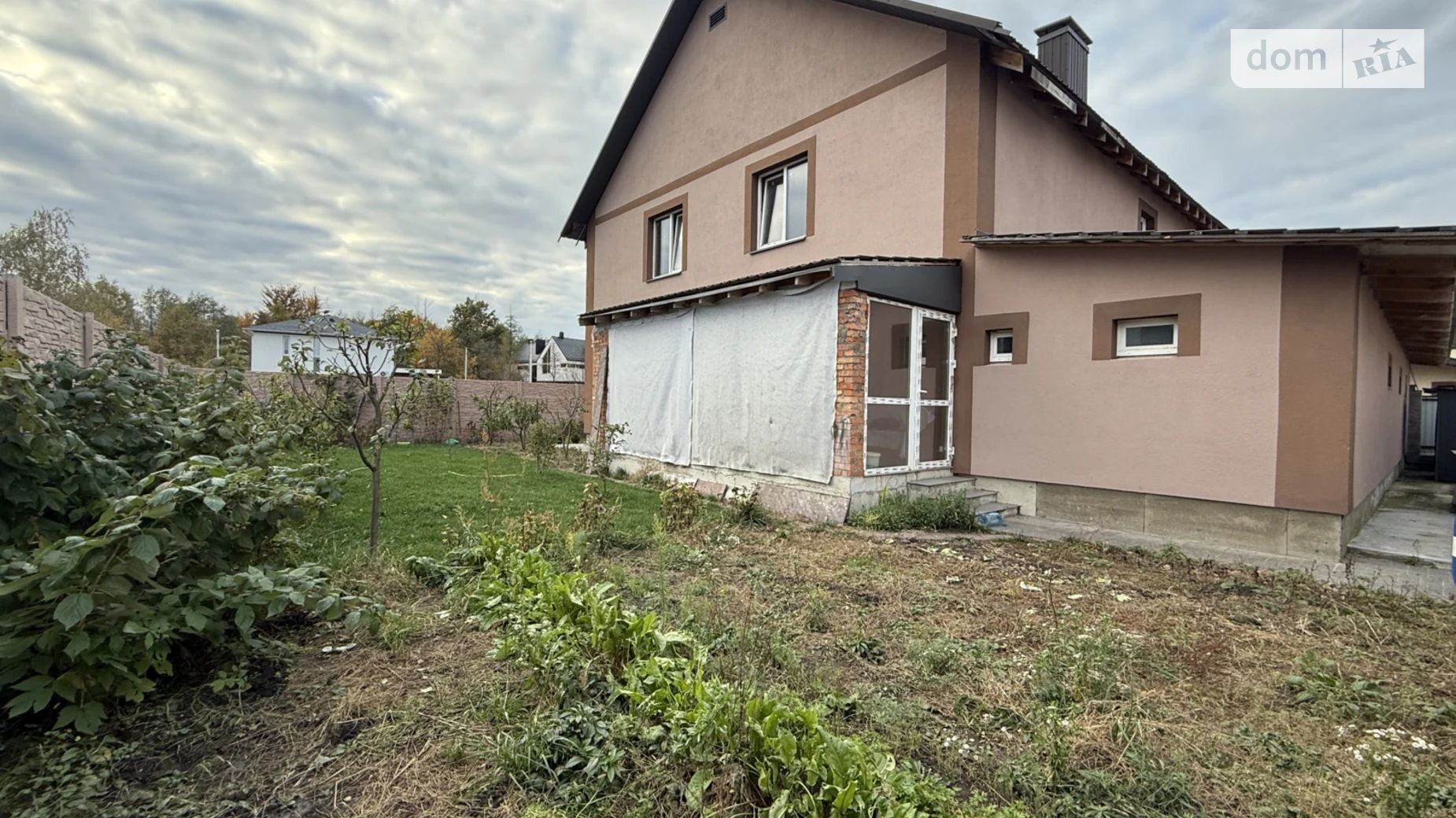 Продается дом на 2 этажа 200 кв. м с верандой, цена: 225000 $ - фото 2