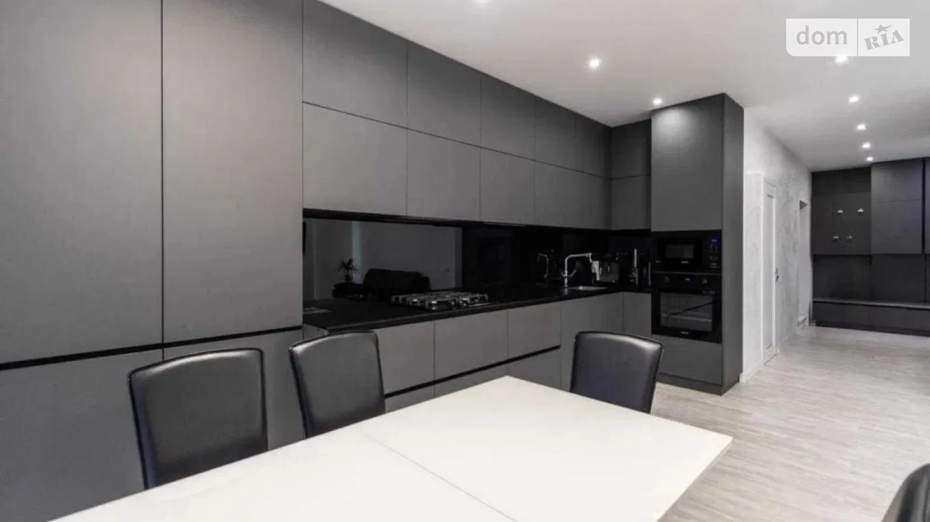 Продается 2-комнатная квартира 93.5 кв. м в Угорниках, ул. Героев Николаева(Сеченова), 129А корпус 23 - фото 2