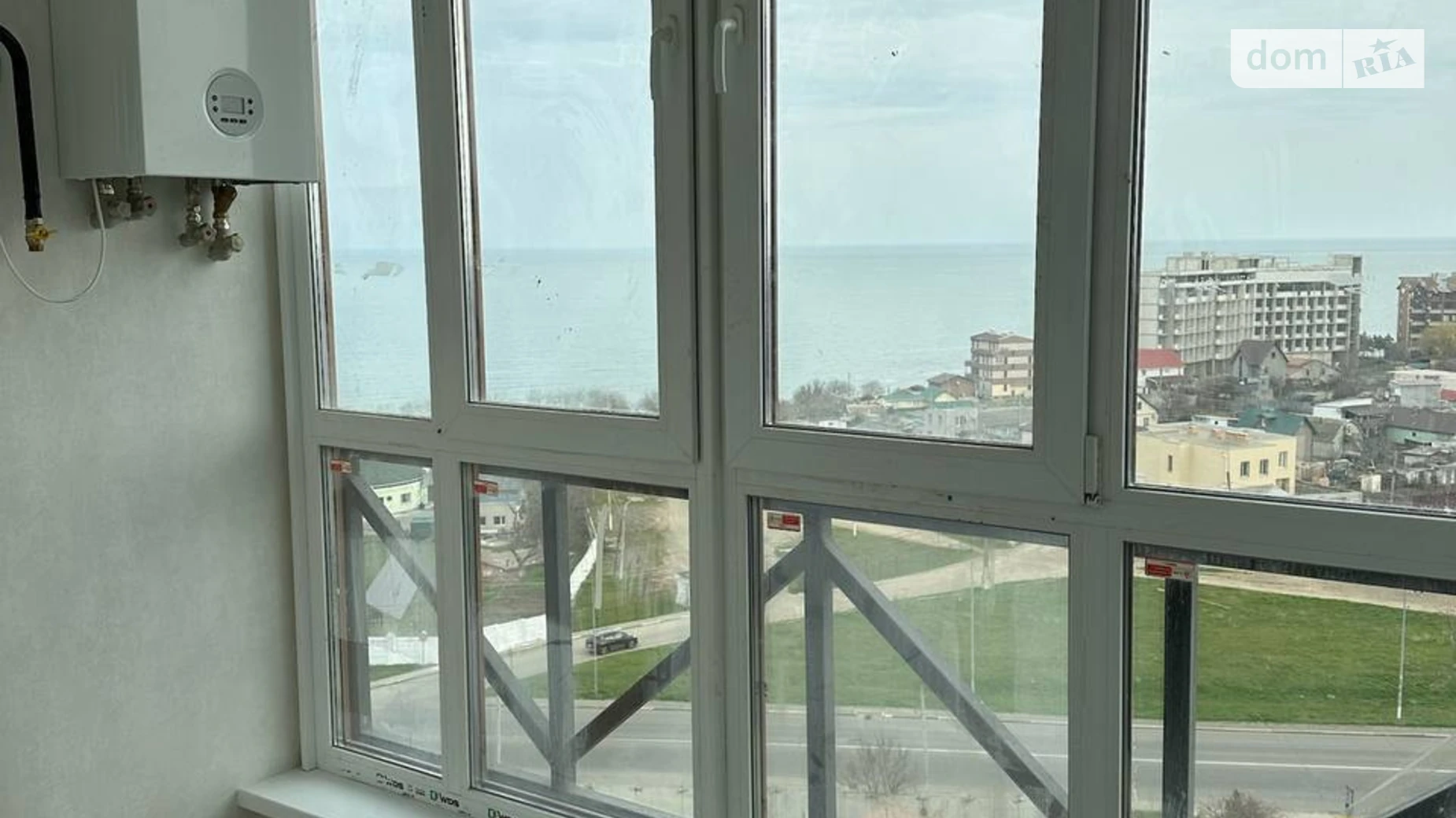 Продається 1-кімнатна квартира 50 кв. м у Чорноморську, вул. Лазурна(Гайдара), 2Б корпус 3 - фото 4