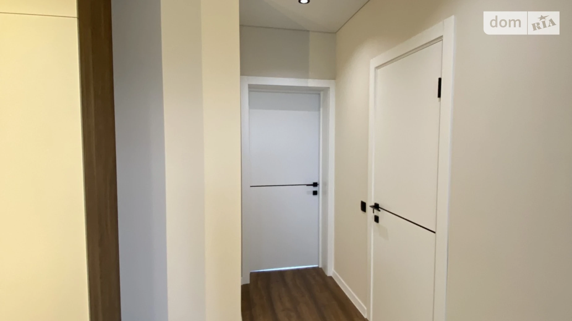 Продается 1-комнатная квартира 38 кв. м в Ужгороде, цена: 70300 $ - фото 4