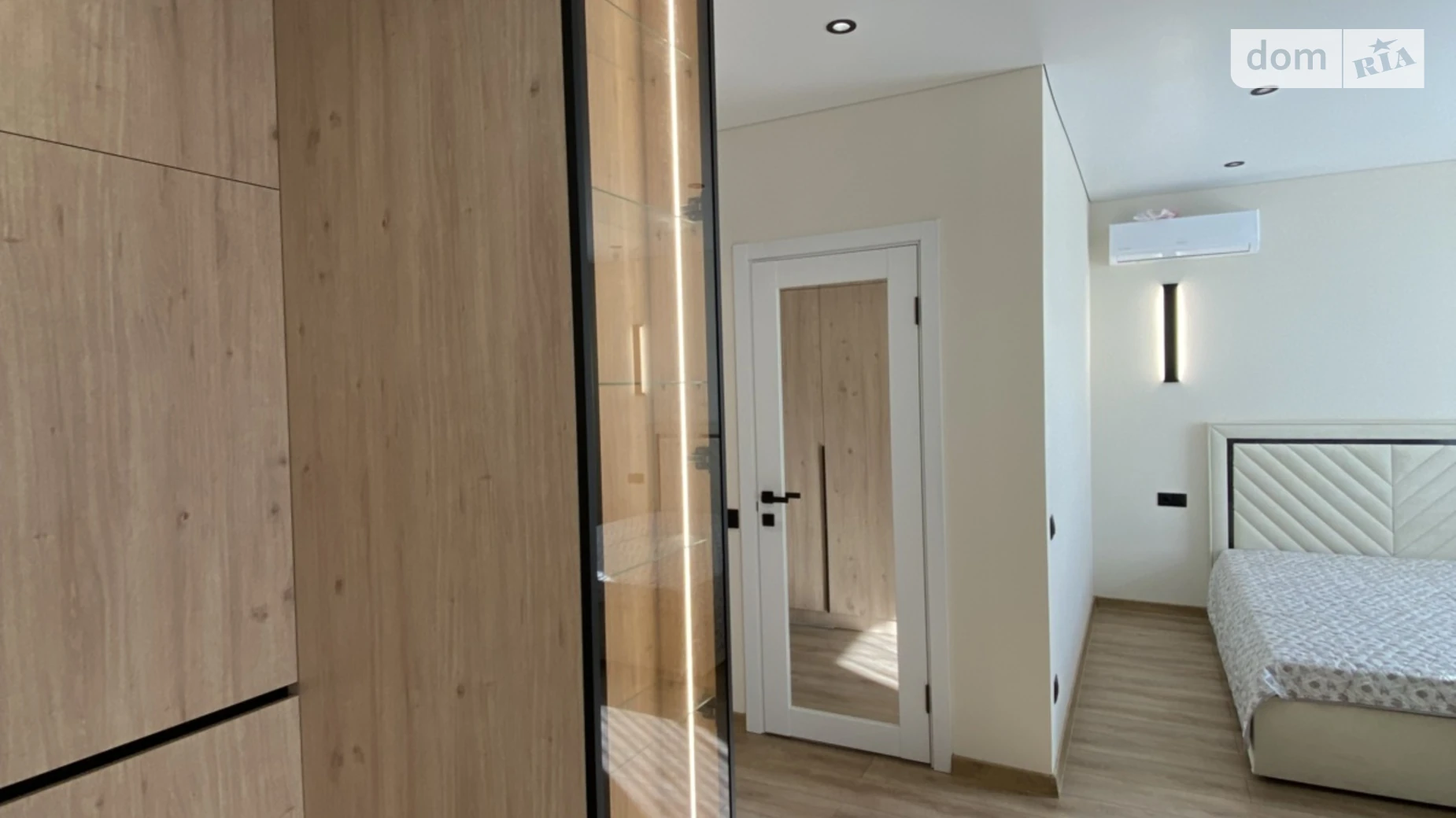 Продається 1-кімнатна квартира 38 кв. м у Ужгороді, цена: 70300 $ - фото 2