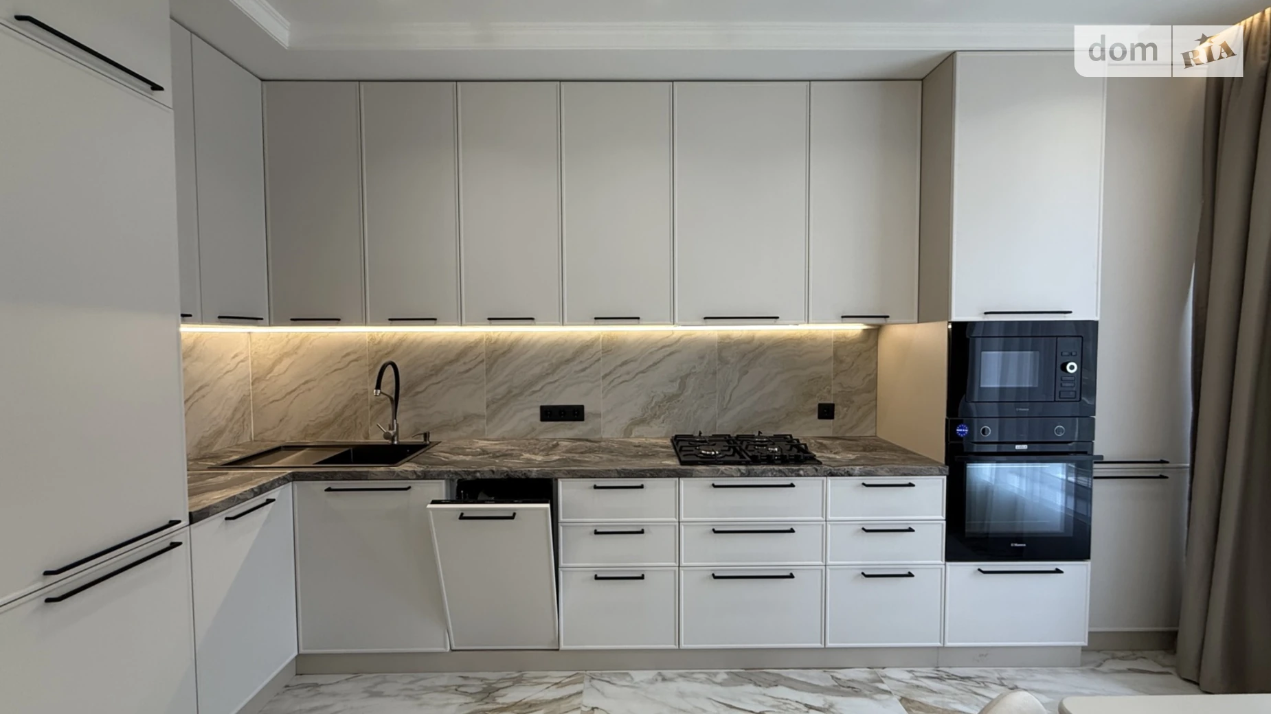 Продається 2-кімнатна квартира 68 кв. м у Івано-Франківську, вул. Княгинин - фото 2