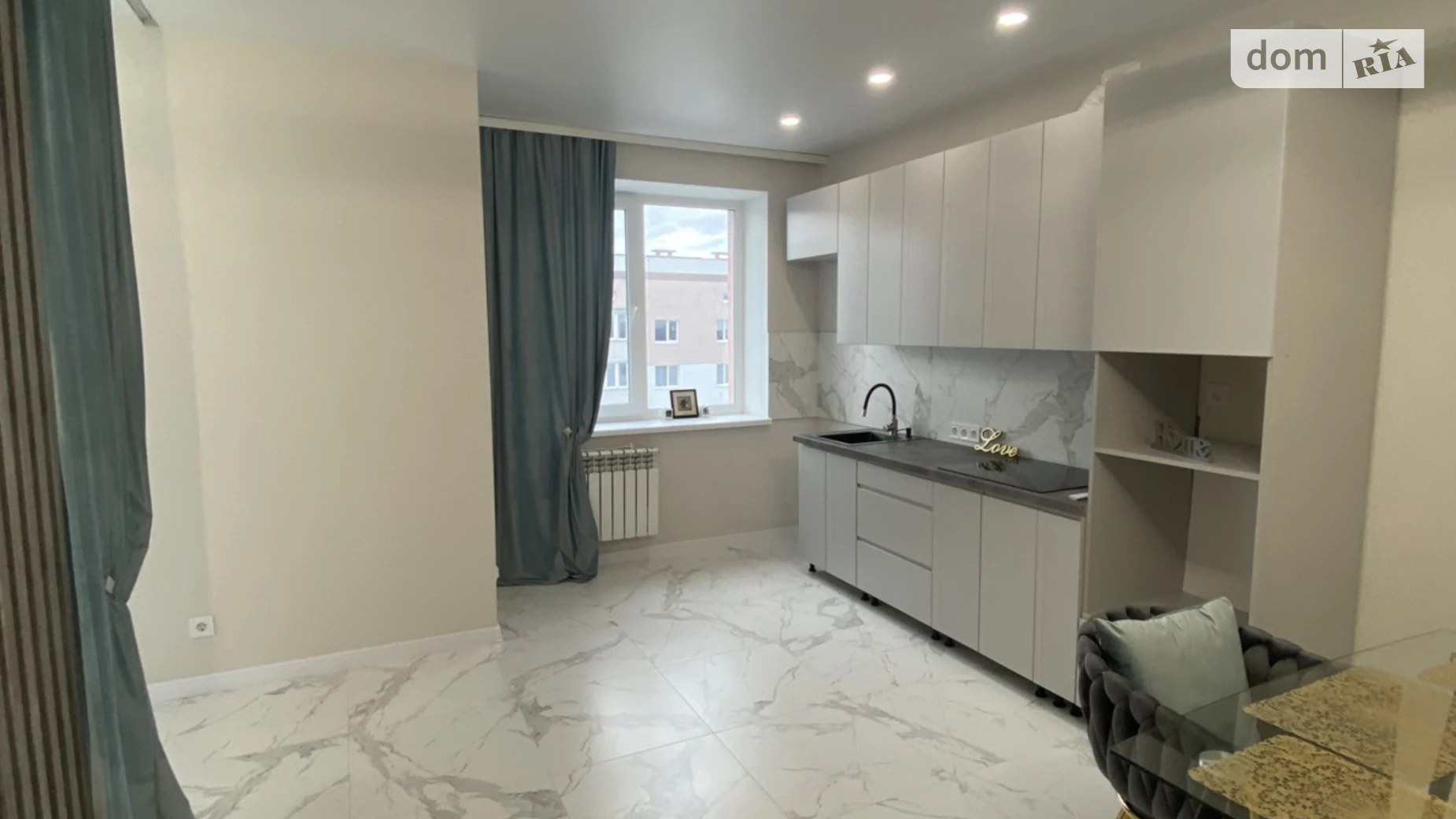 Продается 1-комнатная квартира 53 кв. м в Виннице, ул. Андрея Шептицкого, 4 - фото 2