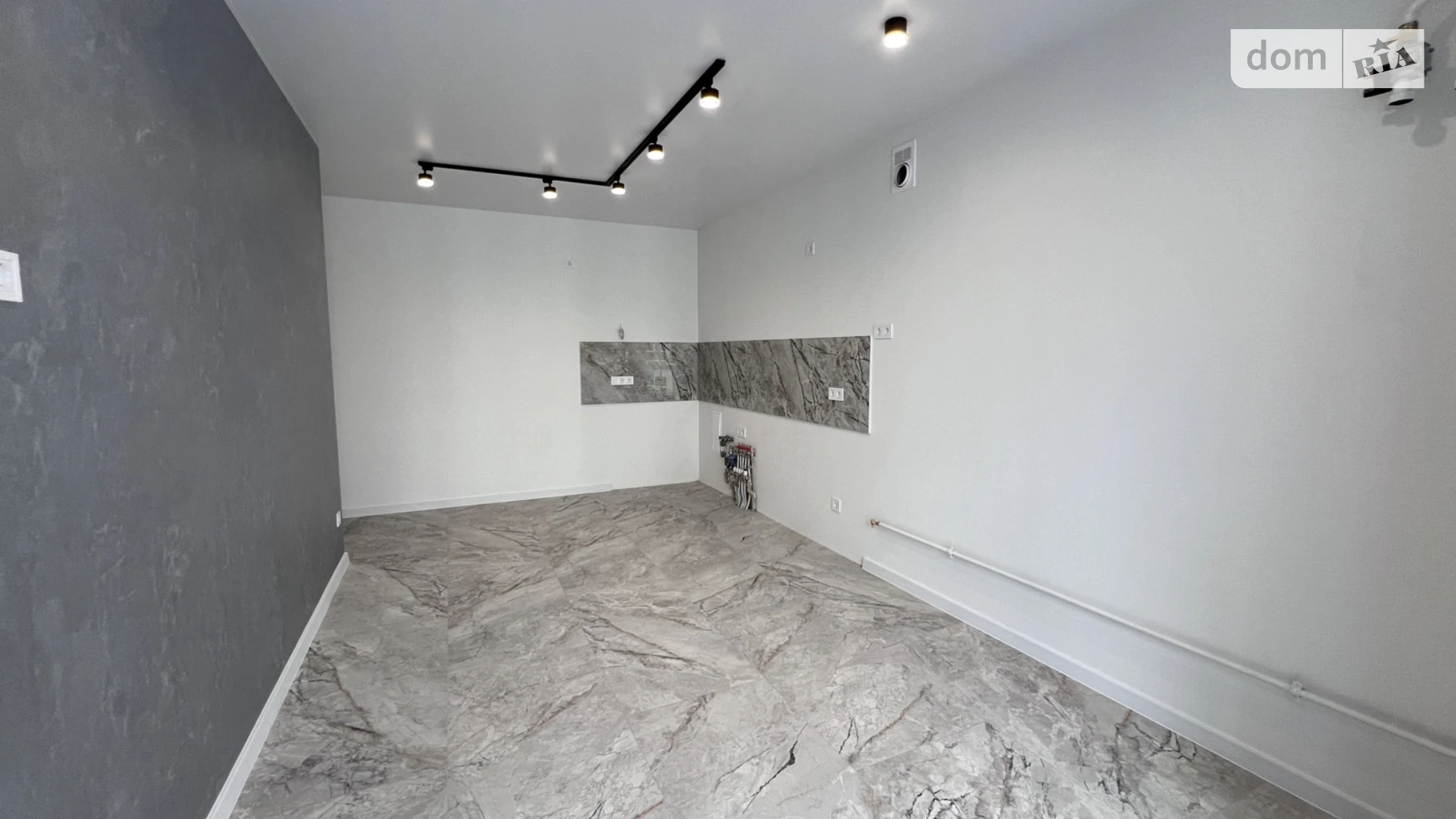 Продается 1-комнатная квартира 44 кв. м в Ивано-Франковске, ул. Высочана Семена, 18 - фото 2