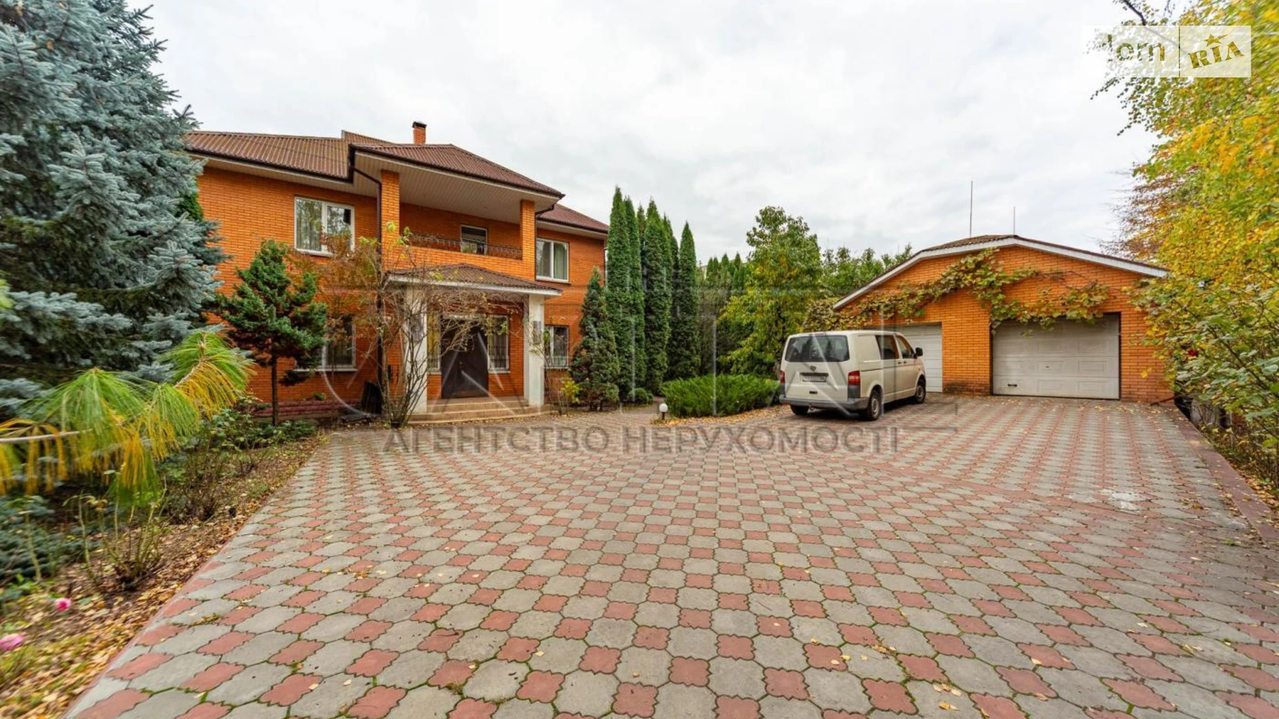 Продается дом на 2 этажа 250 кв. м с верандой, цена: 450000 $ - фото 2