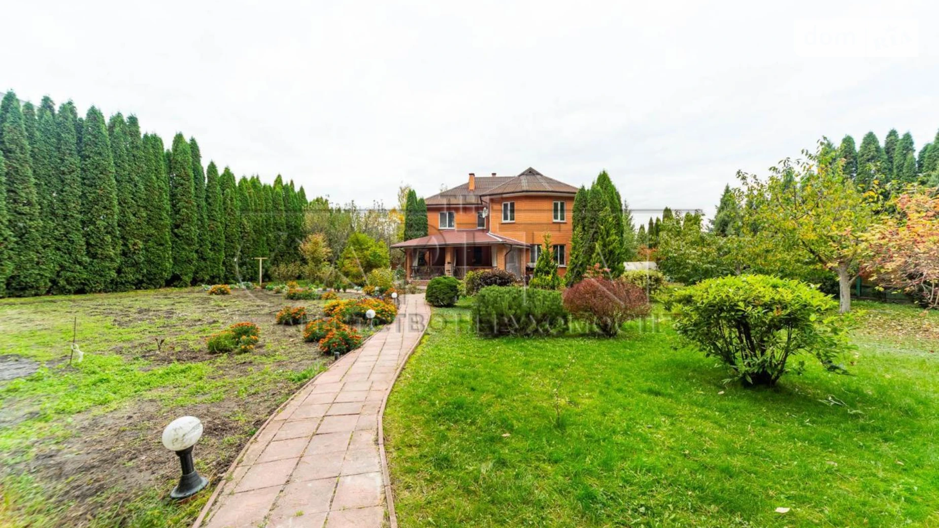 Продается дом на 2 этажа 250 кв. м с верандой, цена: 450000 $ - фото 4