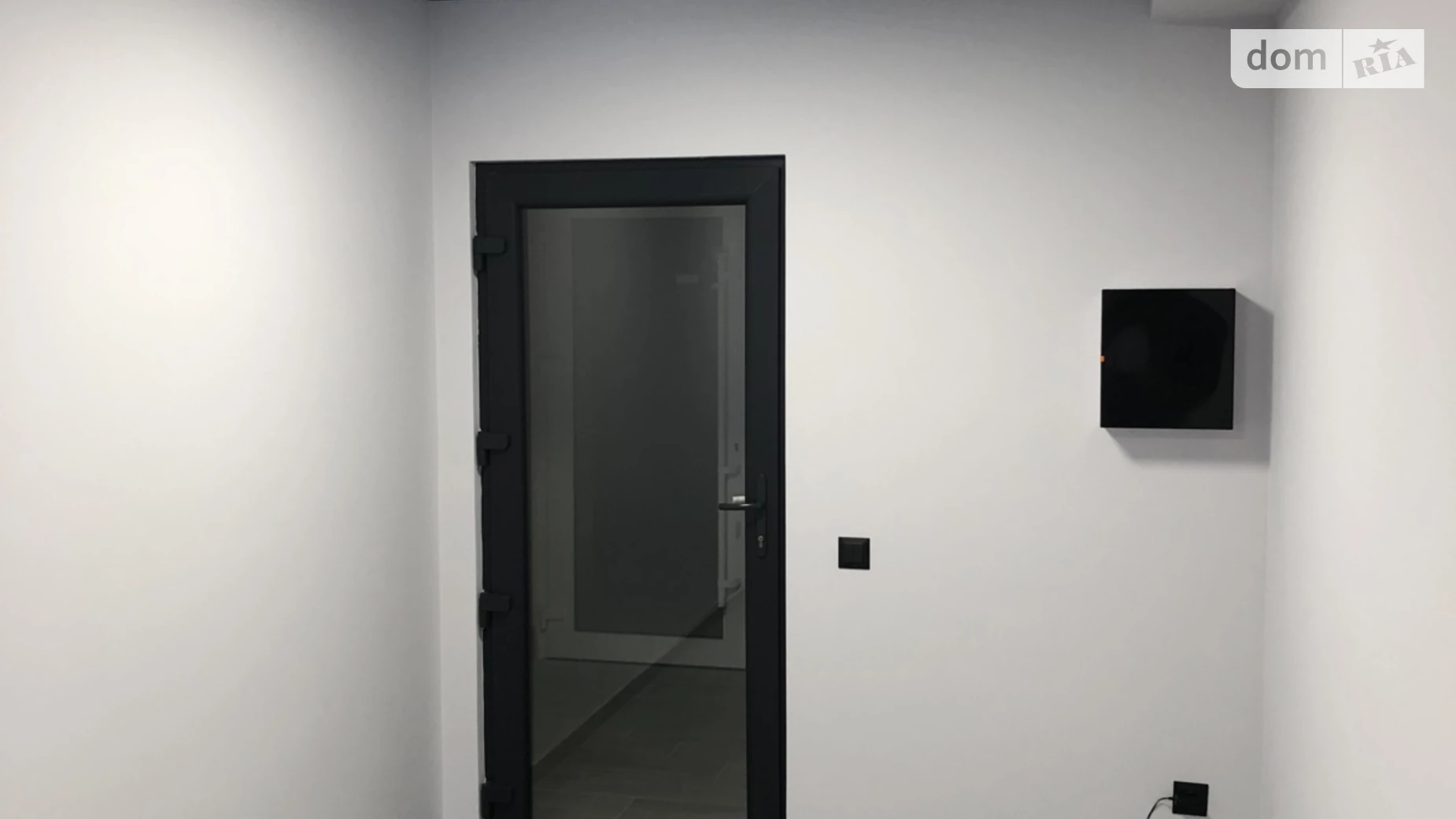 Сдается в аренду офис 10.7 кв. м в бизнес-центре, цена: 4500 грн - фото 4