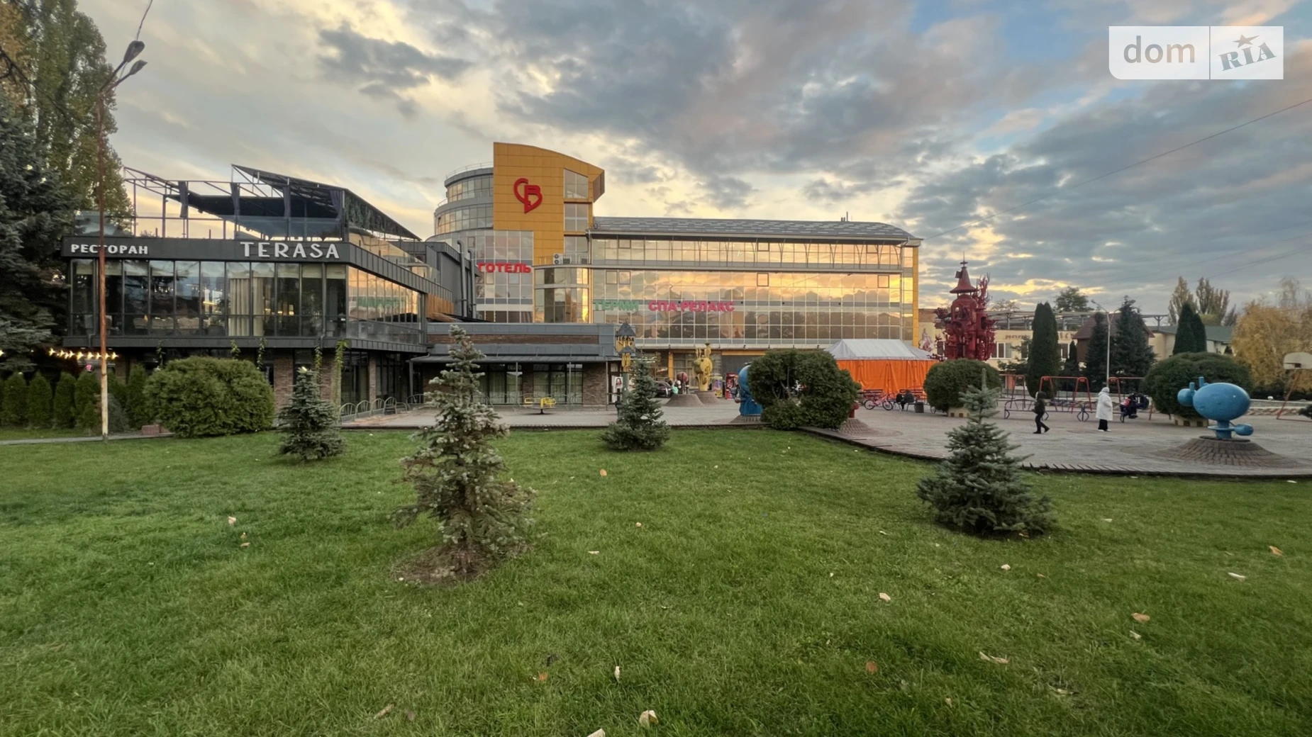 Сдается в аренду офис 223.7 кв. м в бизнес-центре, цена: 67110 грн - фото 2