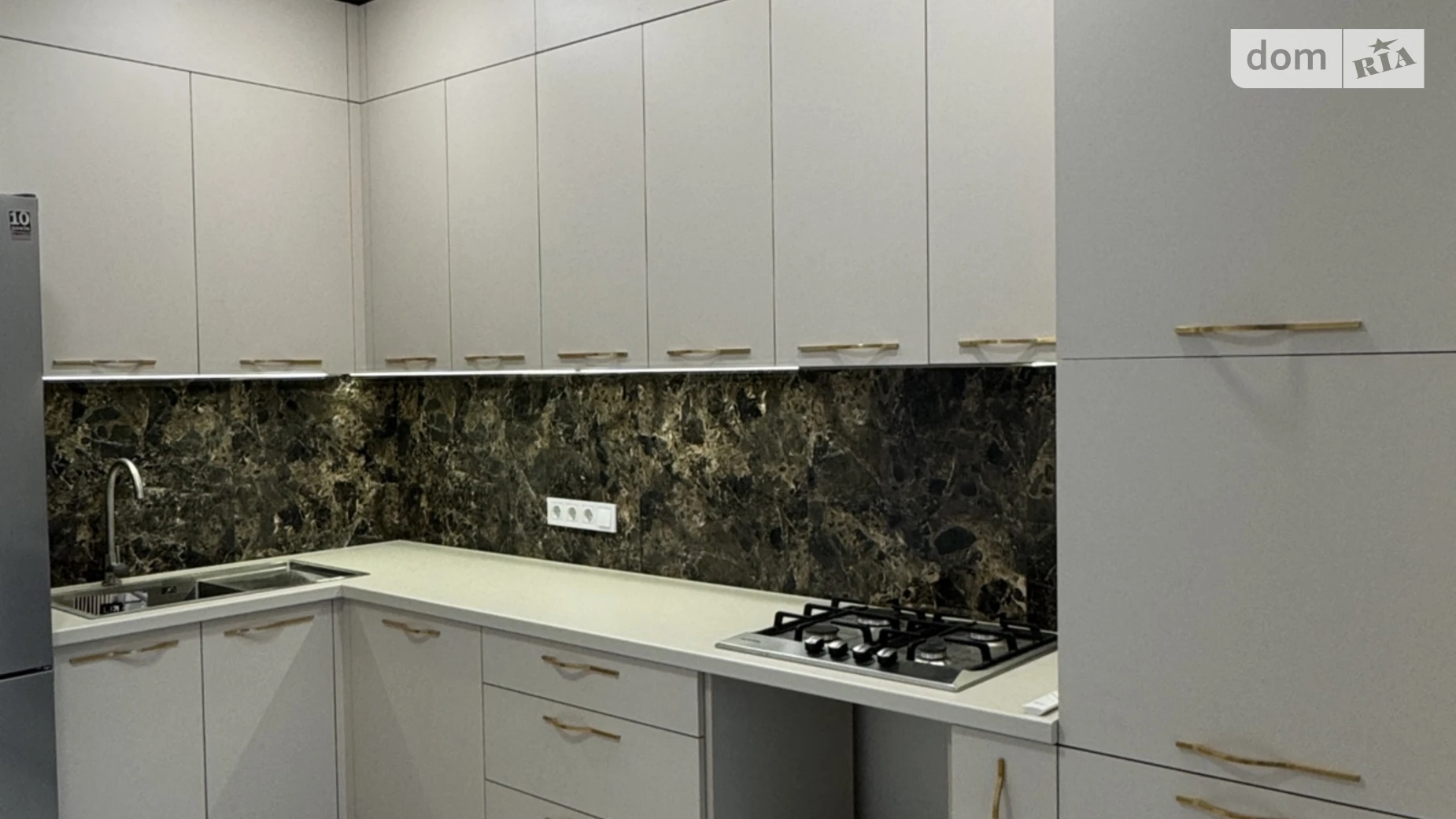 Продается 1-комнатная квартира 45 кв. м в Ровно, ул. Студенческая, 28 - фото 2