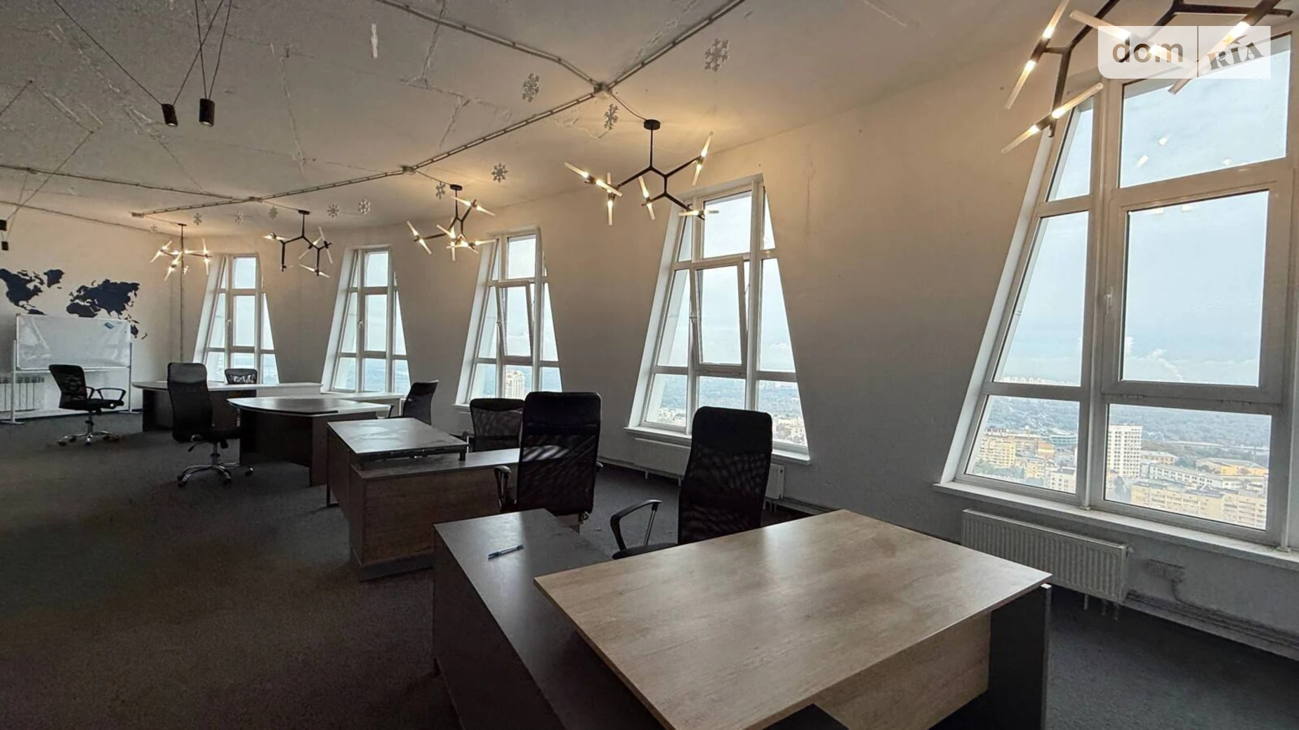 Сдается в аренду офис 199.7 кв. м в бизнес-центре, цена: 1900 $ - фото 4