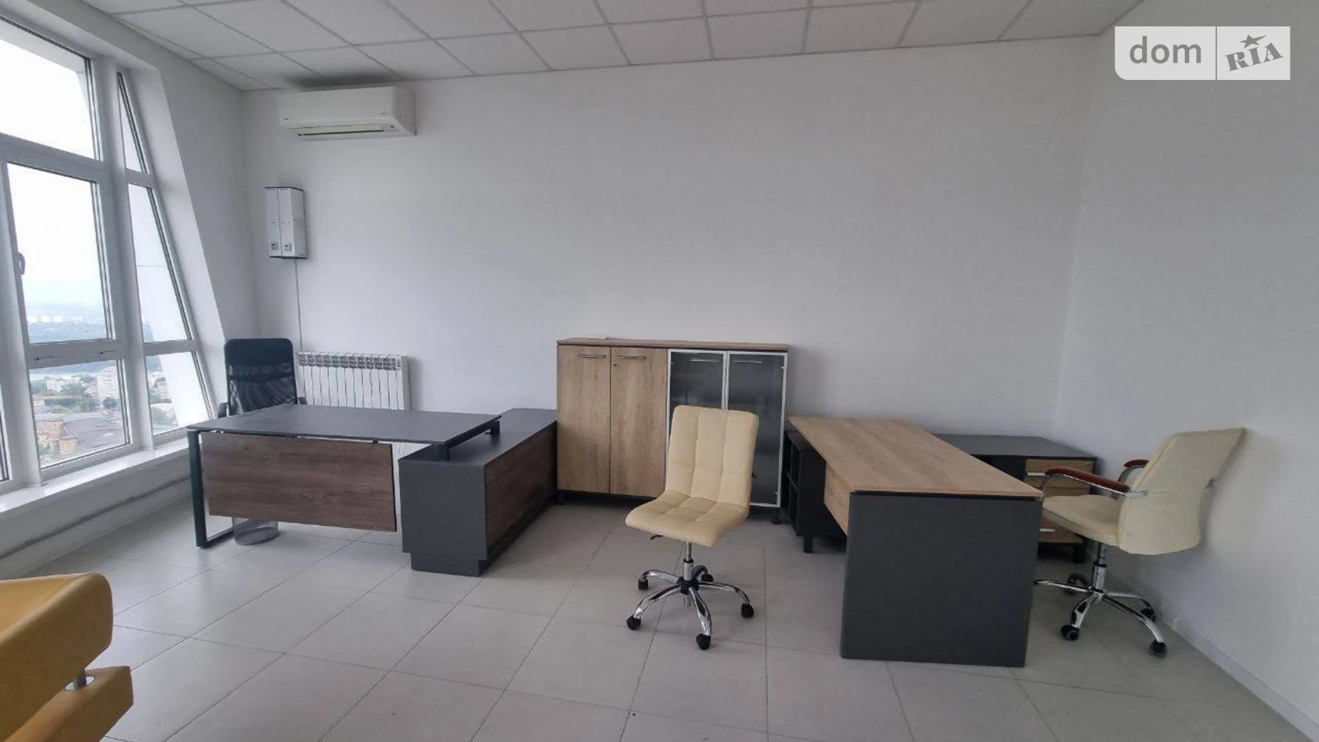 Сдается в аренду офис 200.7 кв. м в бизнес-центре, цена: 1900 $ - фото 3