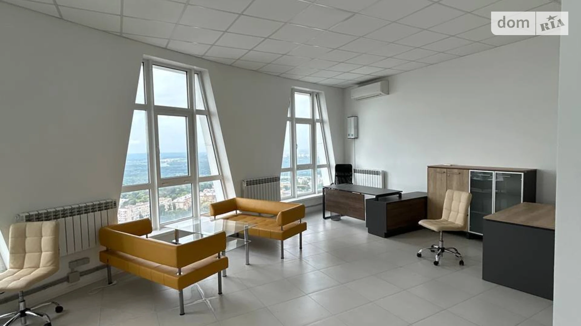 Сдается в аренду офис 200.7 кв. м в бизнес-центре, цена: 1900 $ - фото 2