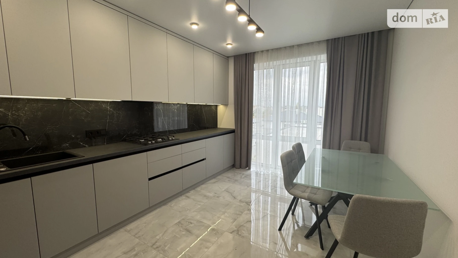 Продается 1-комнатная квартира 40 кв. м в Ровно, ул. Николая Боголюбова, 1Ж - фото 2