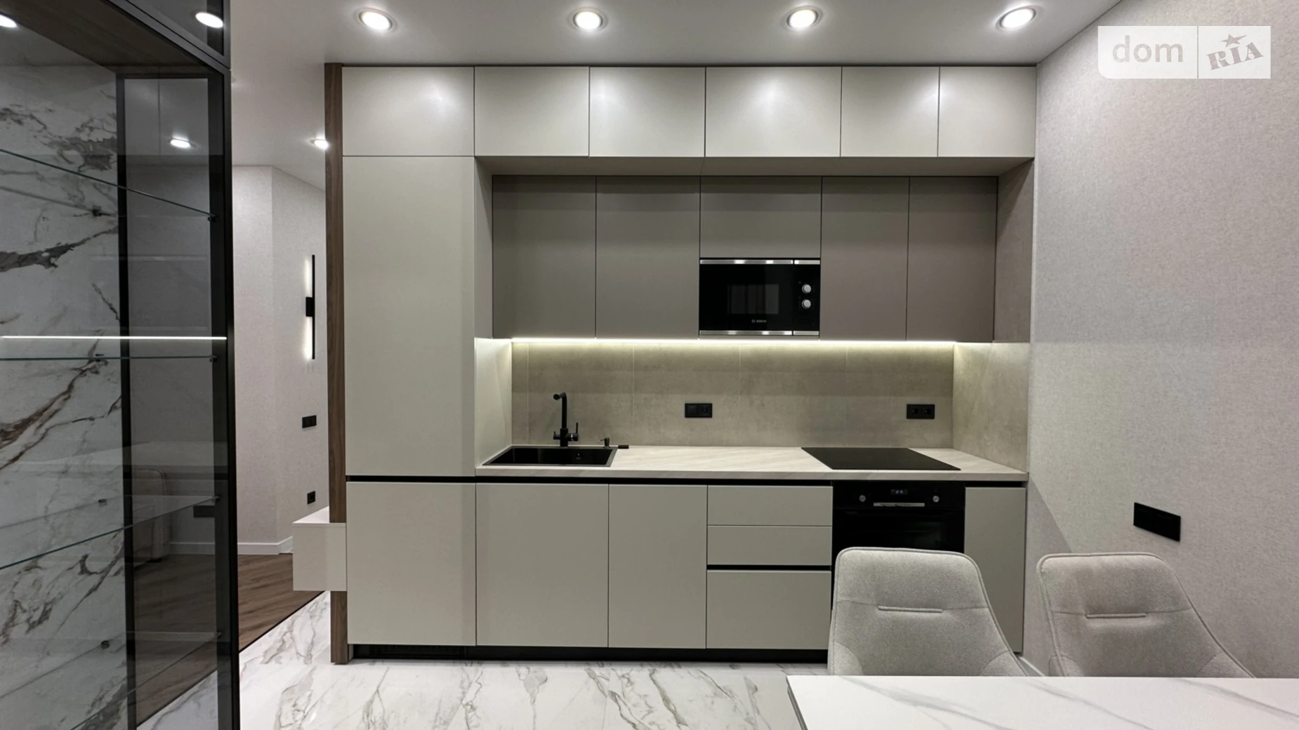 Продается 1-комнатная квартира 42 кв. м в Одессе, ул. Краснова, 3 корпус 61 - фото 2