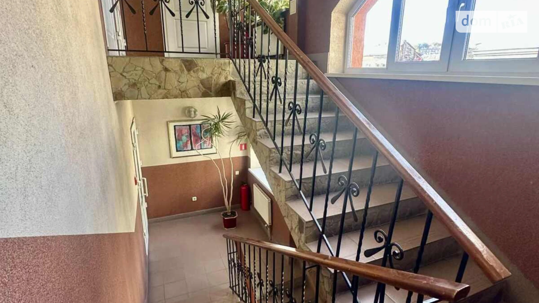 Продается офис 989.5 кв. м в бизнес-центре, цена: 1631850 $ - фото 2