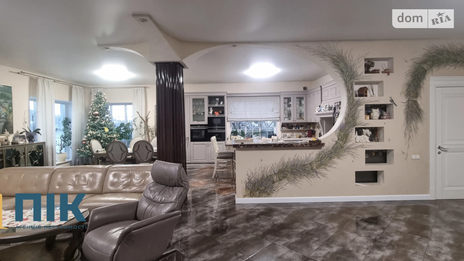 Продается дом на 2 этажа 298 кв. м с бассейном, цена: 710000 $ - фото 3