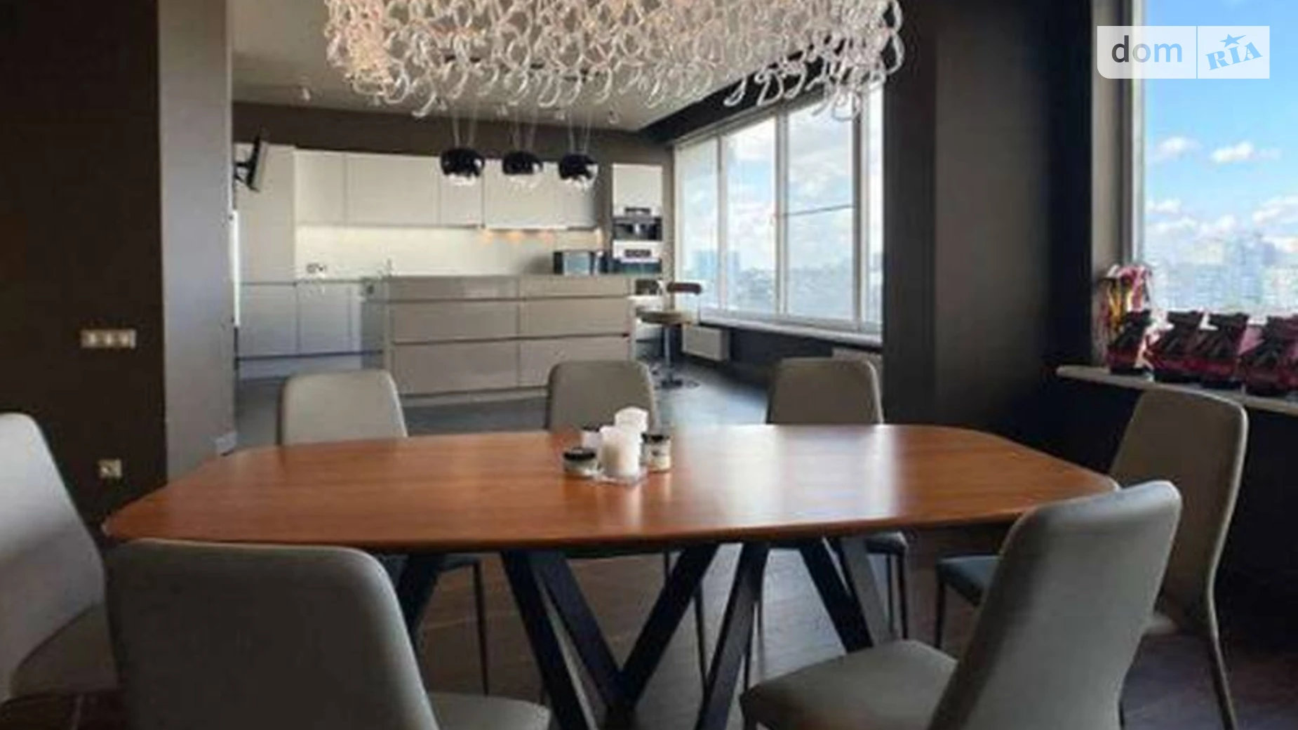 Продается 4-комнатная квартира 215 кв. м в Одессе, ул. Литературная, 1А - фото 2