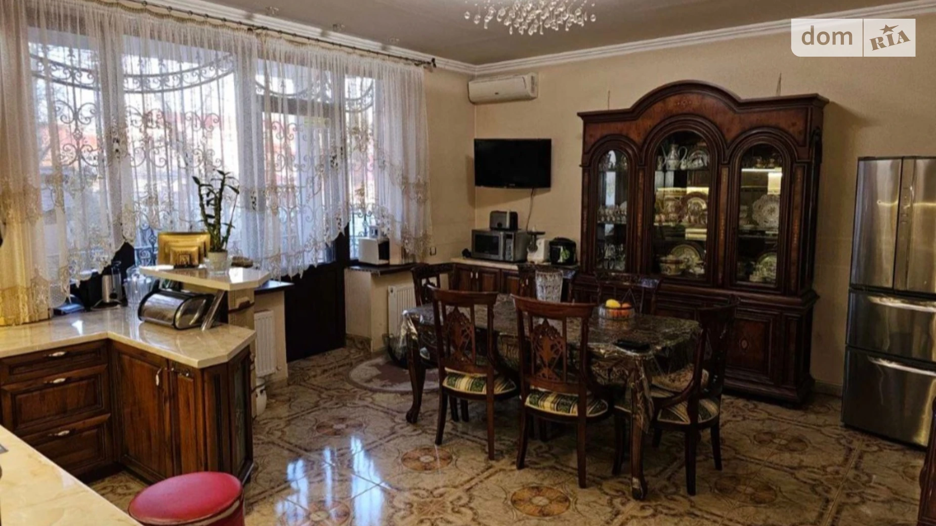 Продается дом на 3 этажа 400 кв. м с камином, цена: 377000 $ - фото 2