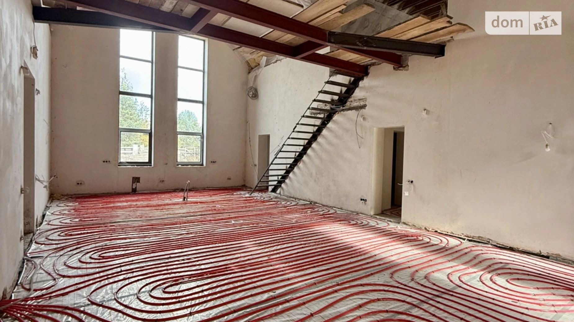 Продается дом на 2 этажа 300 кв. м с бассейном, цена: 470000 $ - фото 3